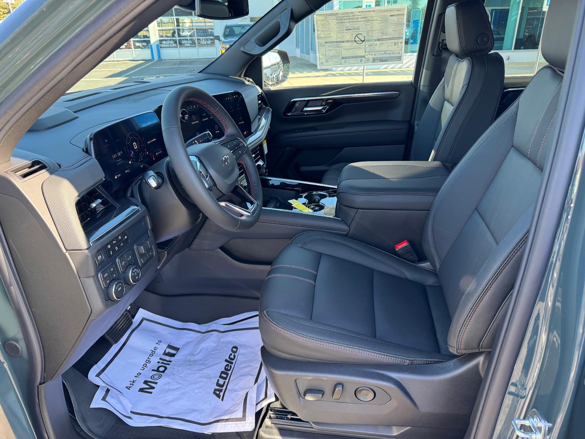 2026 Chevrolet Suburban RST / 5.3 LITER V8 / PANO SUNROOF / MAX TOW / ADAPTIVE CRUISE / SURROUND VISION