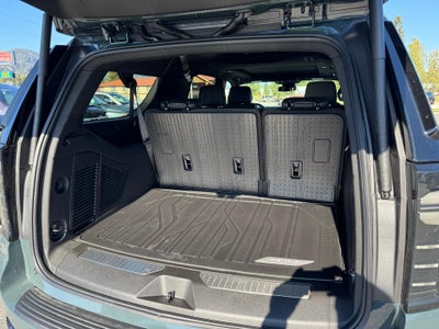 2026 Chevrolet Suburban RST / 5.3 LITER V8 / PANO SUNROOF / MAX TOW / ADAPTIVE CRUISE / SURROUND VISION