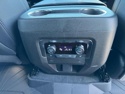 2026 Chevrolet Suburban RST / 5.3 LITER V8 / PANO SUNROOF / MAX TOW / ADAPTIVE CRUISE / SURROUND VISION