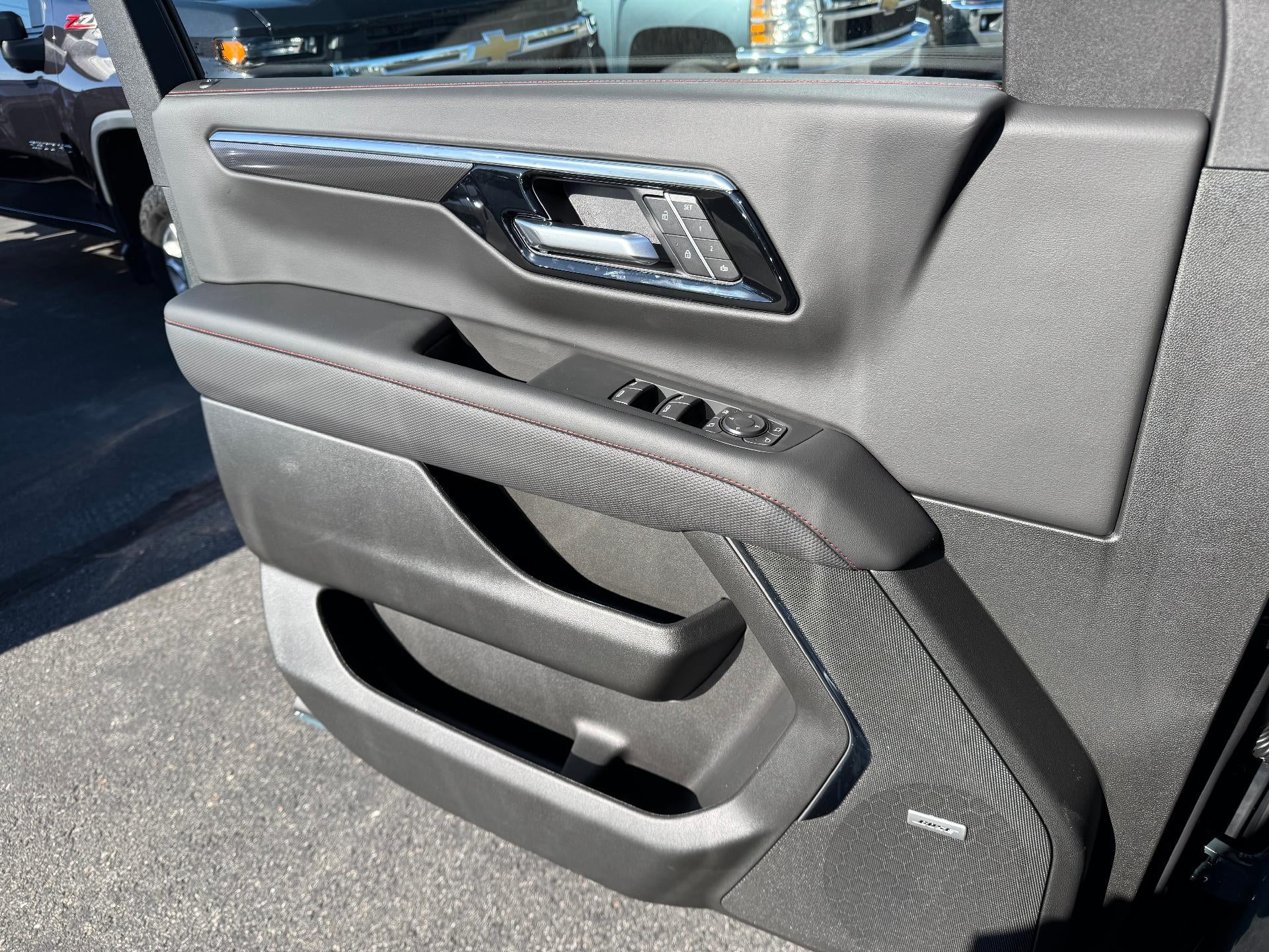 2026 Chevrolet Suburban RST / 5.3 LITER V8 / PANO SUNROOF / MAX TOW / ADAPTIVE CRUISE / SURROUND VISION