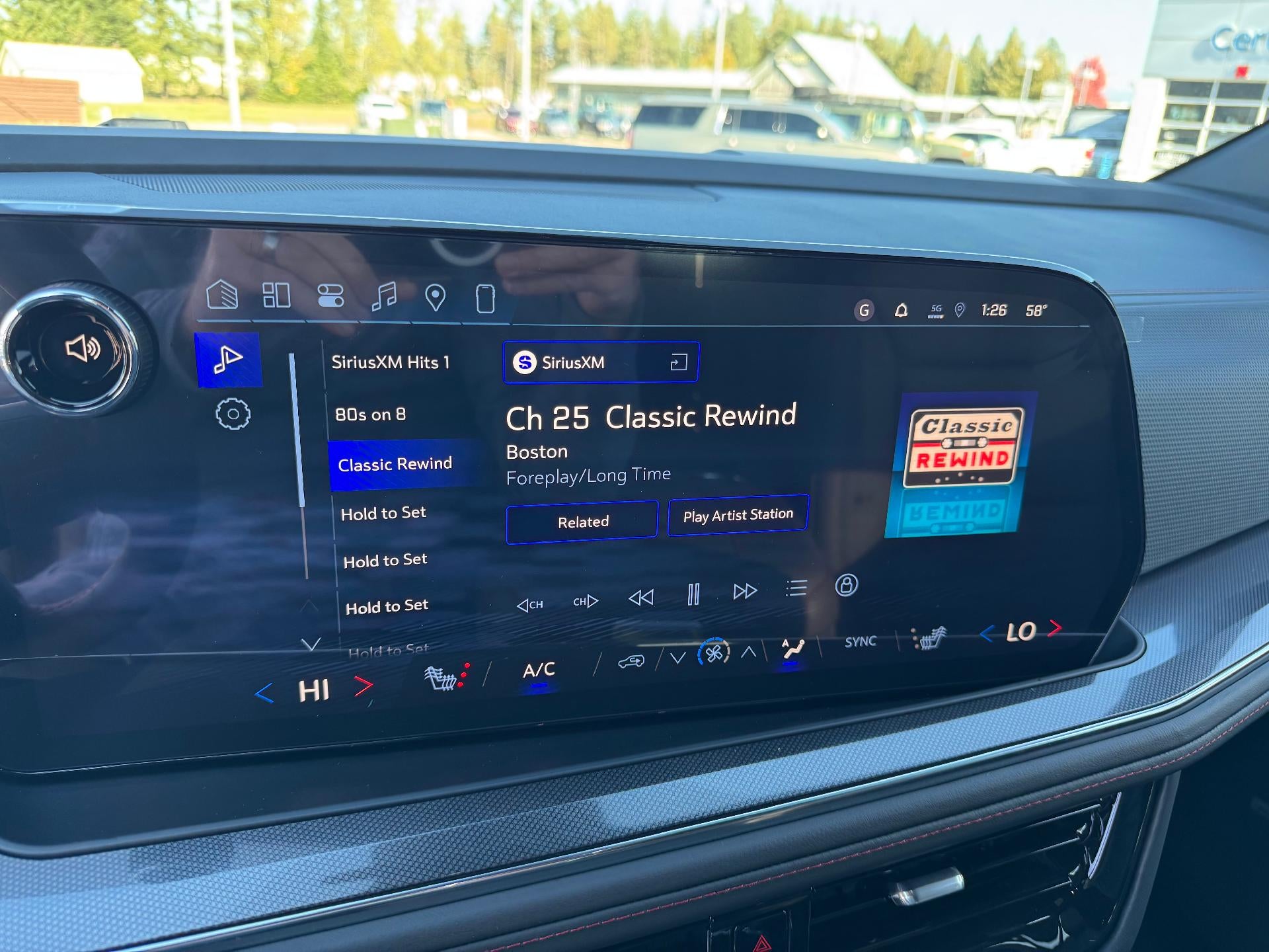 2026 Chevrolet Suburban RST / 5.3 LITER V8 / PANO SUNROOF / MAX TOW / ADAPTIVE CRUISE / SURROUND VISION