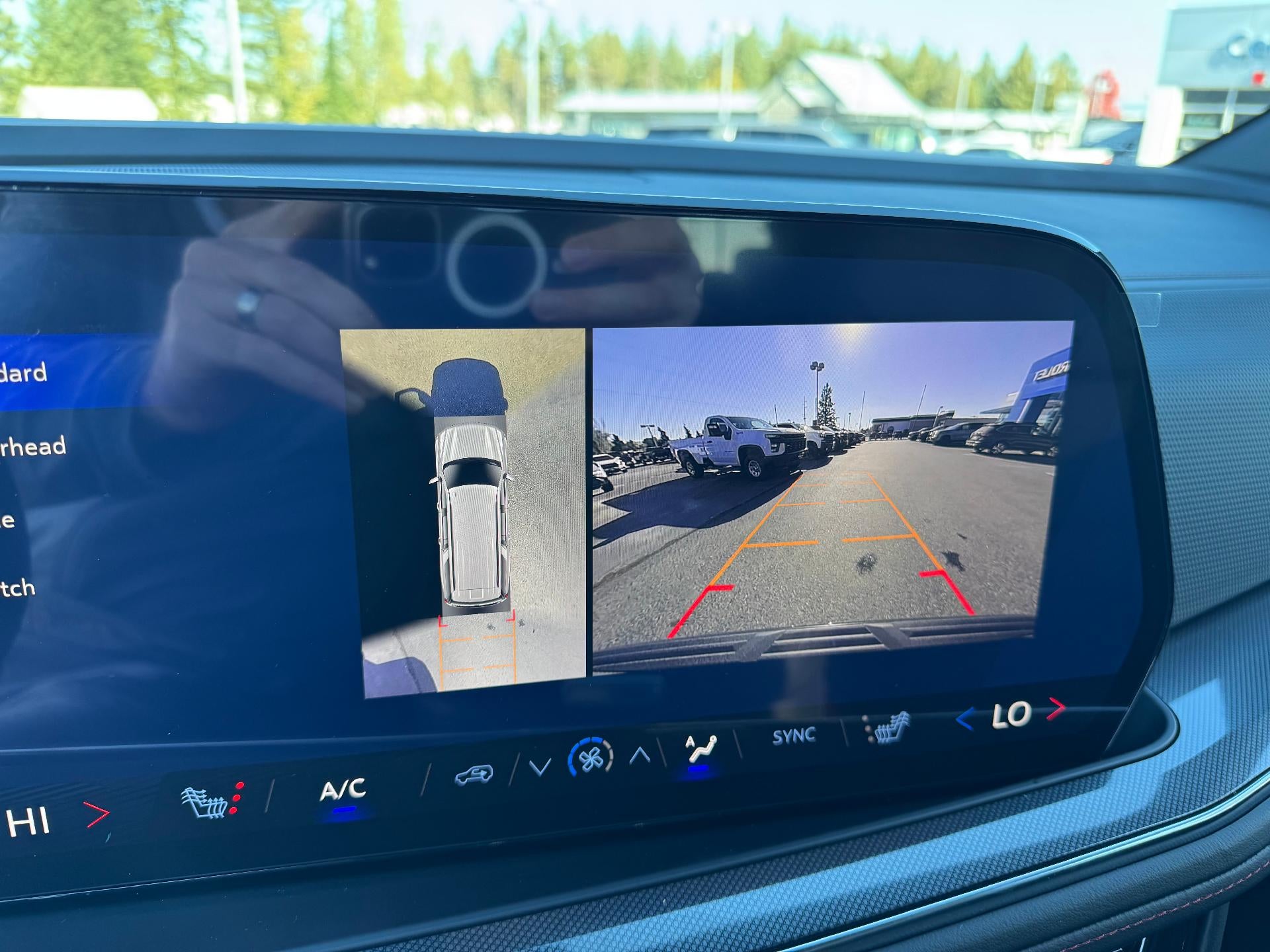 2026 Chevrolet Suburban RST / 5.3 LITER V8 / PANO SUNROOF / MAX TOW / ADAPTIVE CRUISE / SURROUND VISION