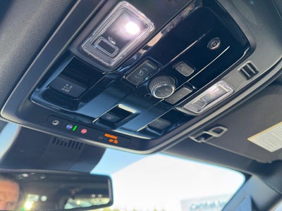 2026 Chevrolet Suburban RST / 5.3 LITER V8 / PANO SUNROOF / MAX TOW / ADAPTIVE CRUISE / SURROUND VISION