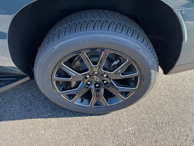 2026 Chevrolet Suburban RST / 5.3 LITER V8 / PANO SUNROOF / MAX TOW / ADAPTIVE CRUISE / SURROUND VISION