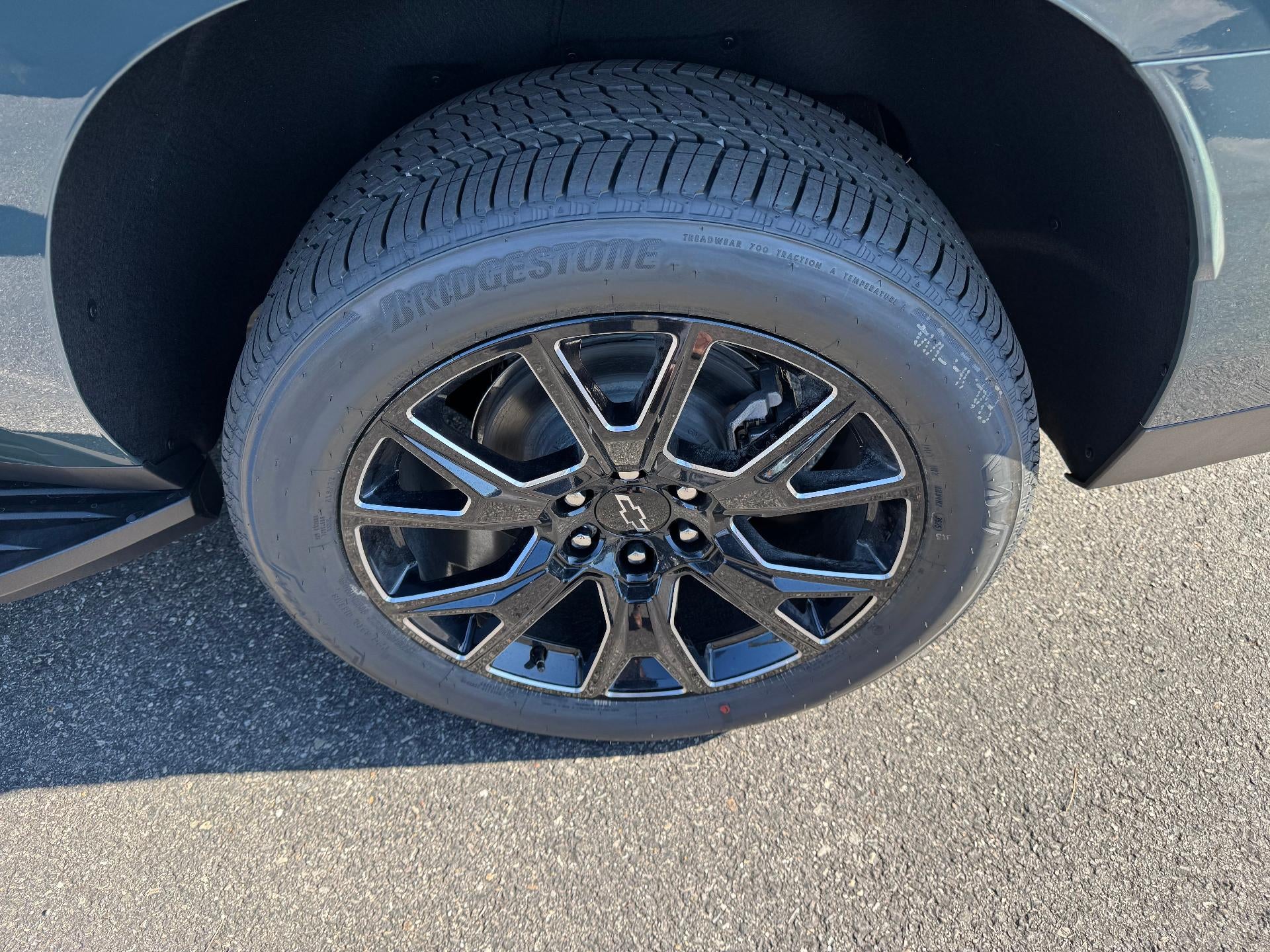 2026 Chevrolet Suburban RST / 5.3 LITER V8 / PANO SUNROOF / MAX TOW / ADAPTIVE CRUISE / SURROUND VISION