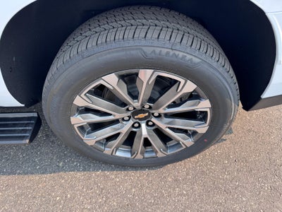 2026 Chevrolet Suburban HIGH COUNTRY / 6.2 LITER V8 / DELUXE PCKG / SUPER CRUISE / PANO SUNROOF / MAX TOW PCKG
