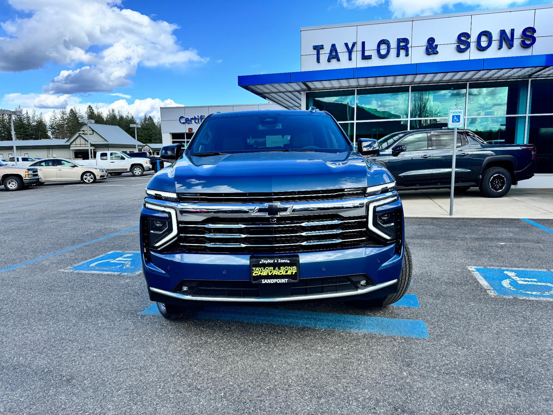2026 Chevrolet Tahoe LT / 5.3 LITER V8 / MAX TOW PCKG / 2ND ROW BUCKETS / SURROUND VISION / ADAPTIVE CRUISE