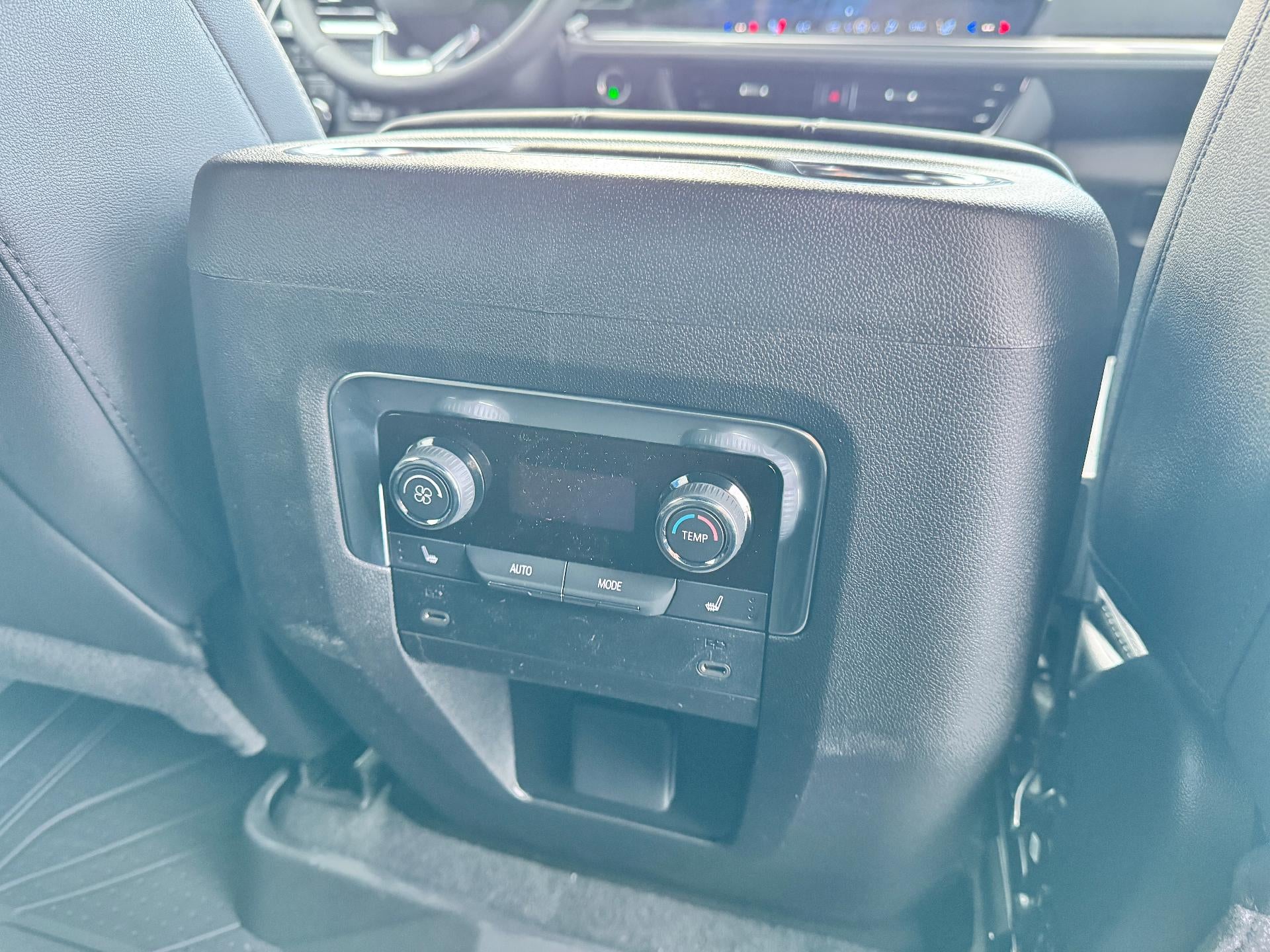 2026 Chevrolet Tahoe LT / 5.3 LITER V8 / ADAPTIVE CRUISE / MAX TOW / BLACK 22" WHEELS