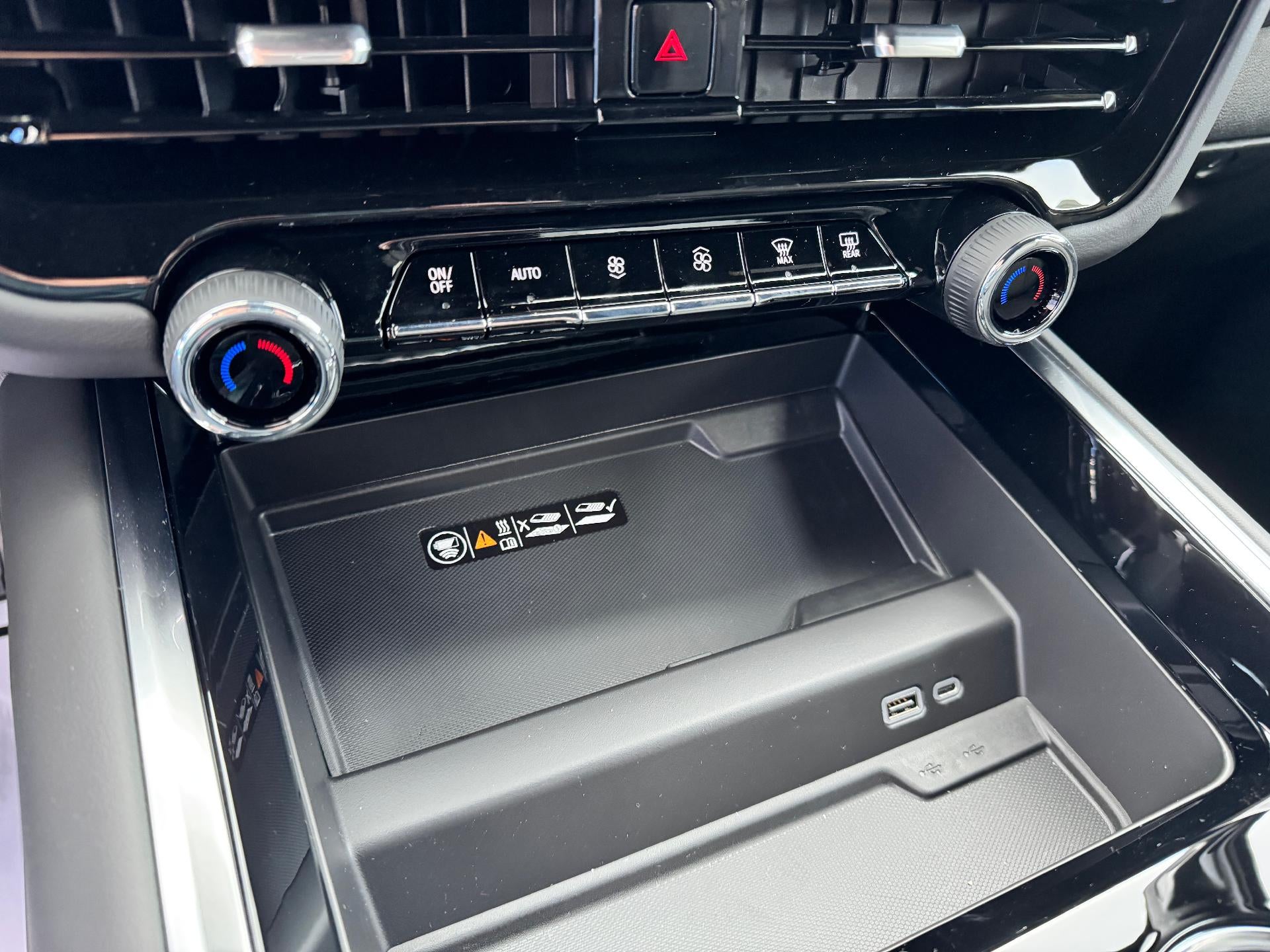 2026 Chevrolet Tahoe LT / 5.3 LITER V8 / ADAPTIVE CRUISE / MAX TOW / BLACK 22" WHEELS