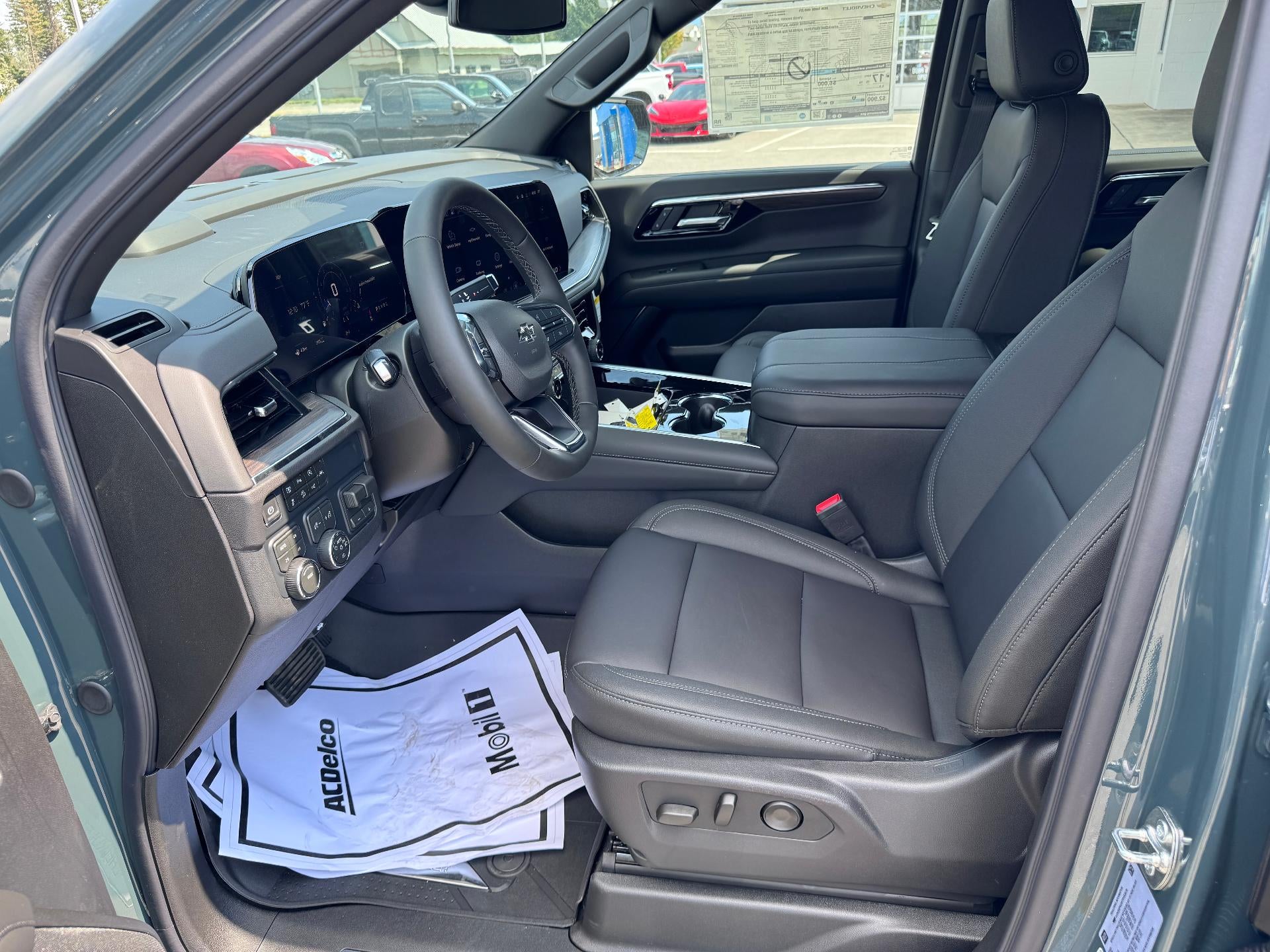 2026 Chevrolet Tahoe Z71 OFF ROAD / 5.3 LITER V8 / COMFORT PCKG / PANO SUNROOF / MAX TOW PCKG