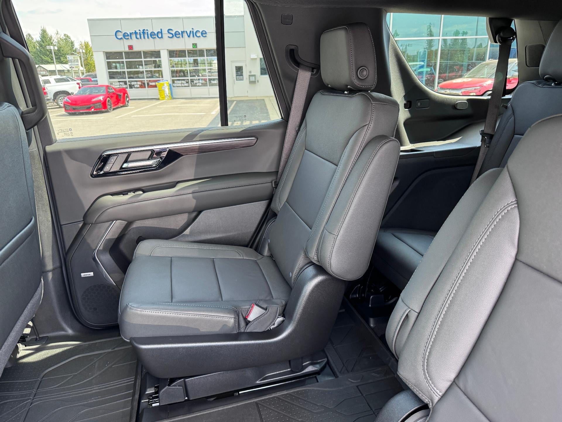 2026 Chevrolet Tahoe Z71 OFF ROAD / 5.3 LITER V8 / COMFORT PCKG / PANO SUNROOF / MAX TOW PCKG