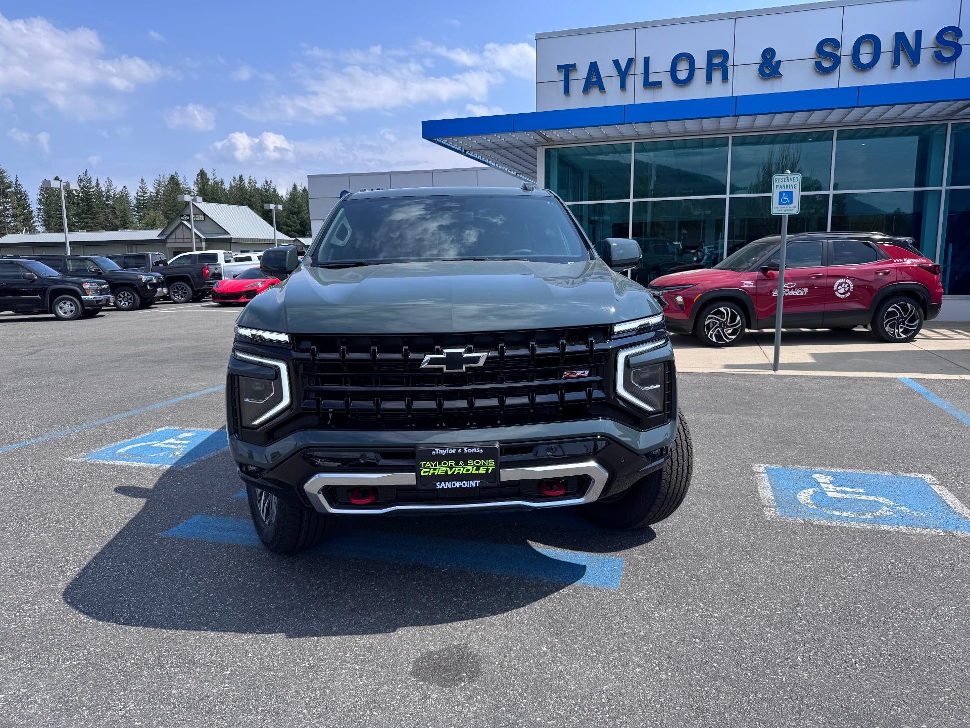 2026 Chevrolet Tahoe Z71 OFF ROAD / 5.3 LITER V8 / COMFORT PCKG / PANO SUNROOF / MAX TOW PCKG