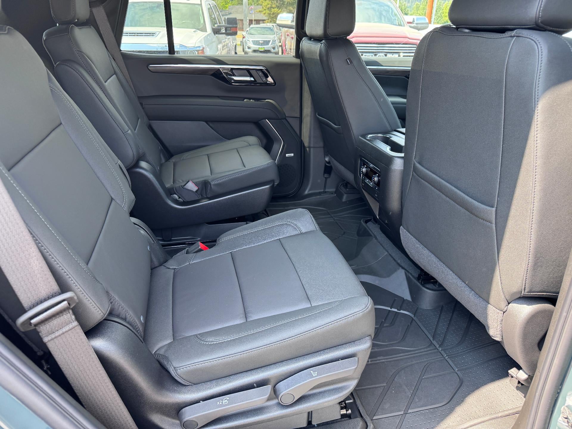 2026 Chevrolet Tahoe Z71 OFF ROAD / 5.3 LITER V8 / COMFORT PCKG / PANO SUNROOF / MAX TOW PCKG