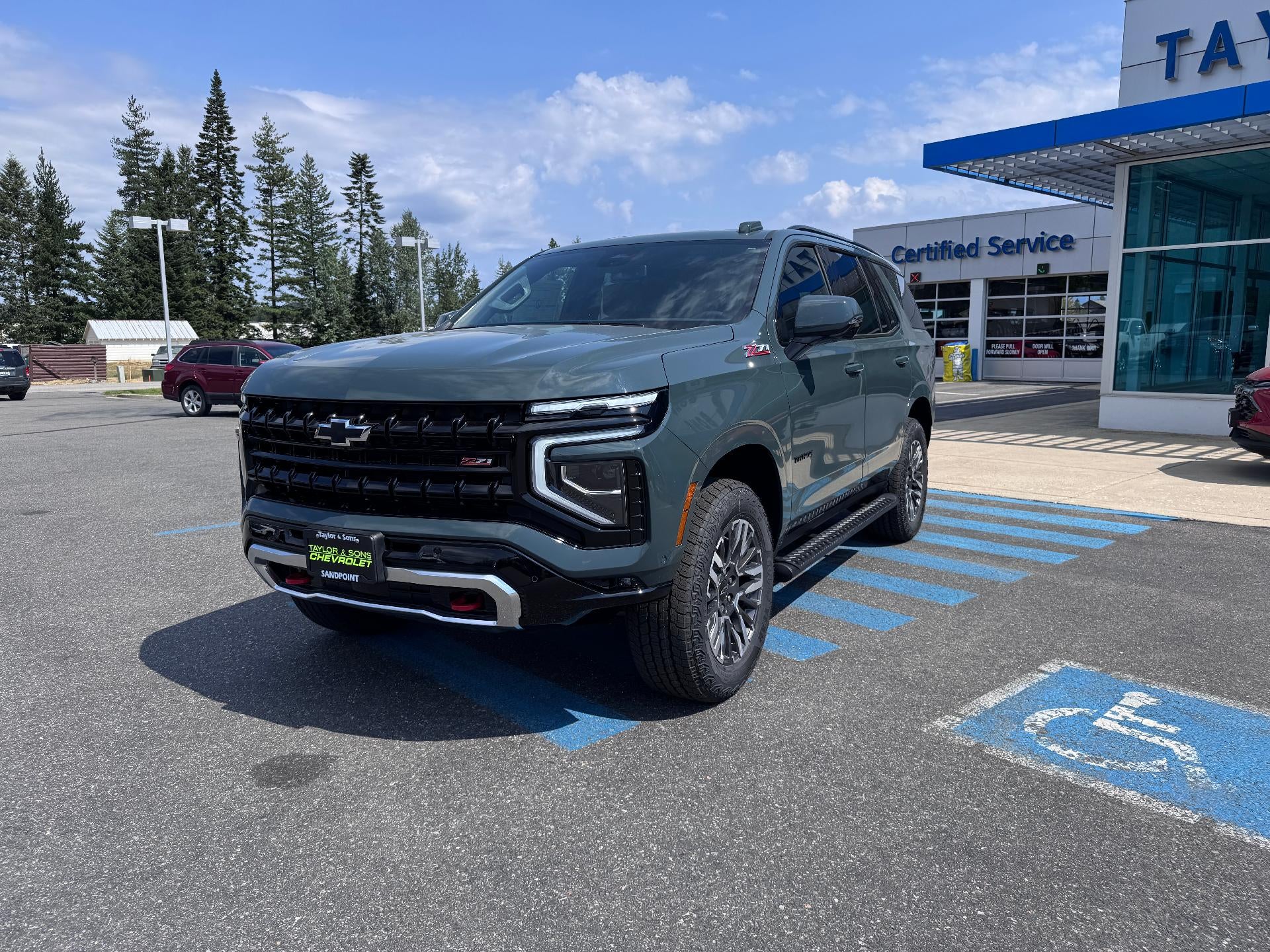 2026 Chevrolet Tahoe Z71 OFF ROAD / 5.3 LITER V8 / COMFORT PCKG / PANO SUNROOF / MAX TOW PCKG