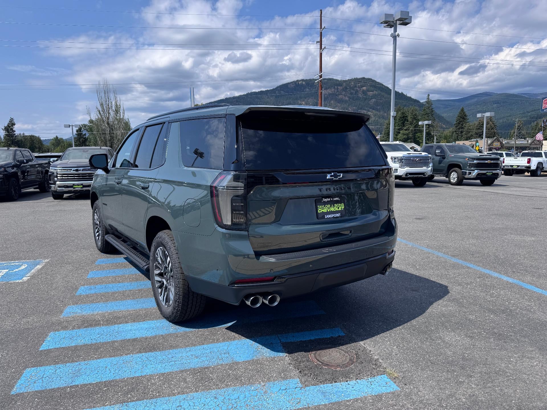 2026 Chevrolet Tahoe Z71 OFF ROAD / 5.3 LITER V8 / COMFORT PCKG / PANO SUNROOF / MAX TOW PCKG