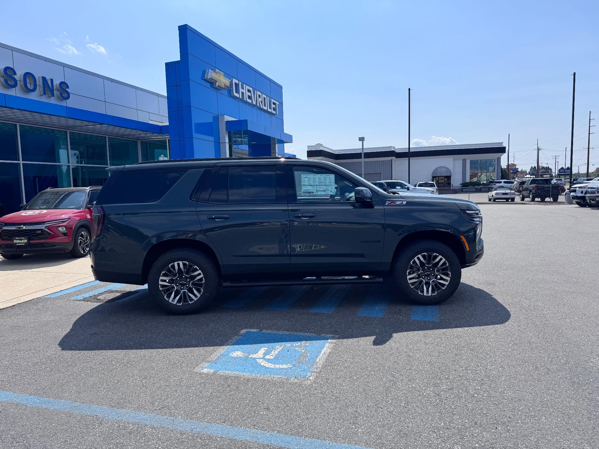 2026 Chevrolet Tahoe Z71 OFF ROAD / 5.3 LITER V8 / COMFORT PCKG / PANO SUNROOF / MAX TOW PCKG