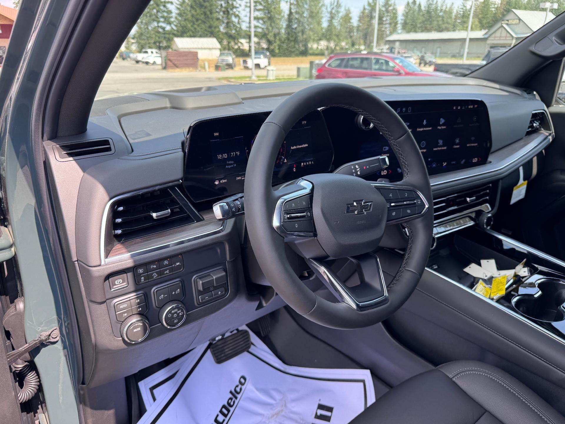 2026 Chevrolet Tahoe Z71 OFF ROAD / 5.3 LITER V8 / COMFORT PCKG / PANO SUNROOF / MAX TOW PCKG