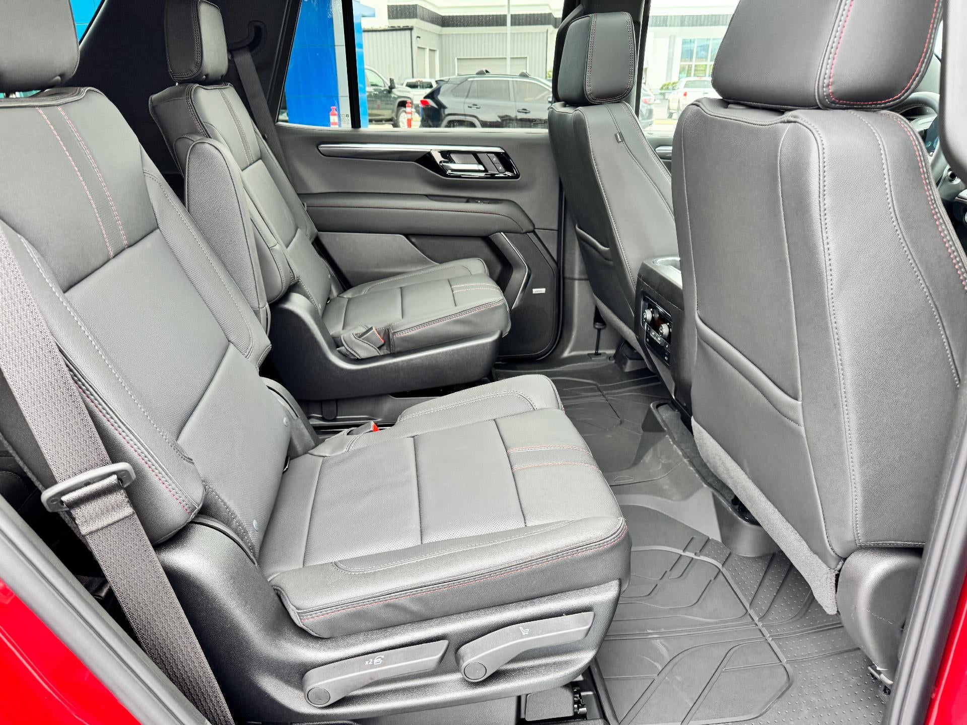 2026 Chevrolet Tahoe RST / 5.3 LITER V8 / PANO SUNROOF / SURROUND VISION / ADAPTIVE CRUISE