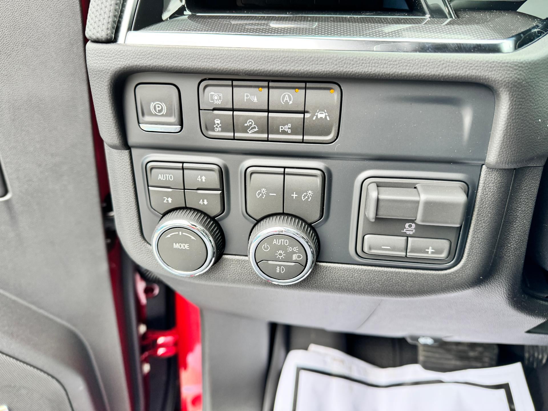 2026 Chevrolet Tahoe RST / 5.3 LITER V8 / PANO SUNROOF / SURROUND VISION / ADAPTIVE CRUISE