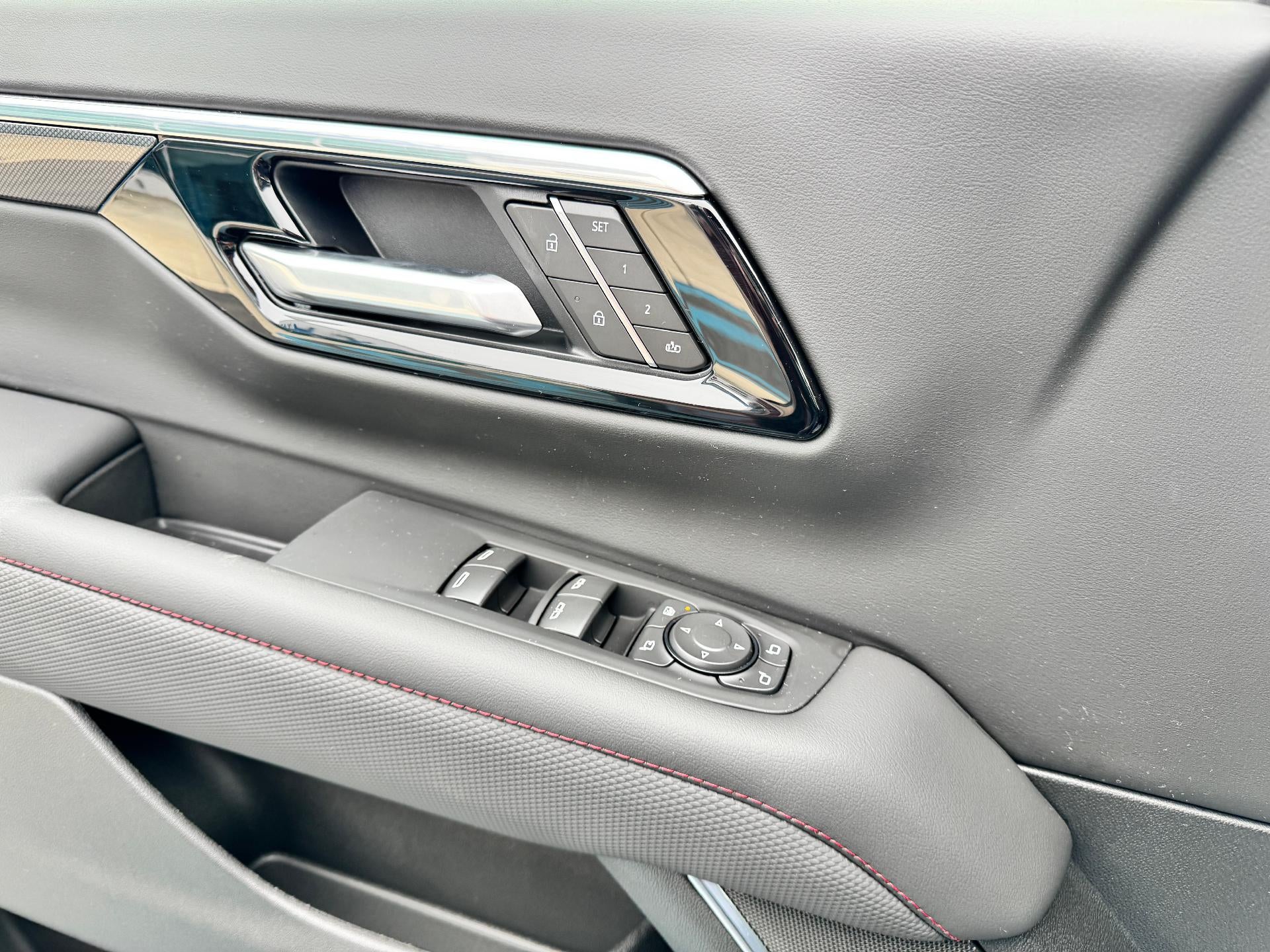 2026 Chevrolet Tahoe RST / 5.3 LITER V8 / PANO SUNROOF / SURROUND VISION / ADAPTIVE CRUISE