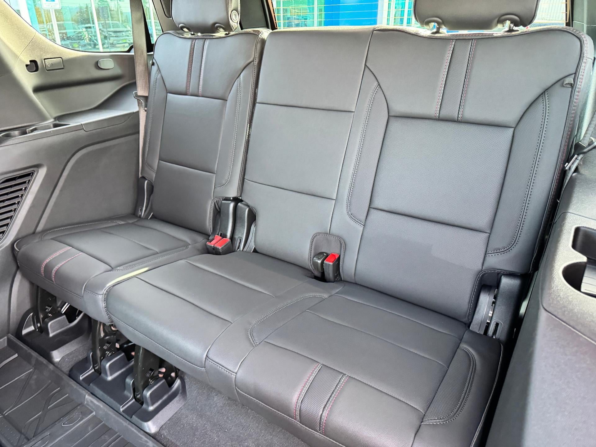 2026 Chevrolet Tahoe RST / 5.3 LITER V8 / PANO SUNROOF / SURROUND VISION / ADAPTIVE CRUISE