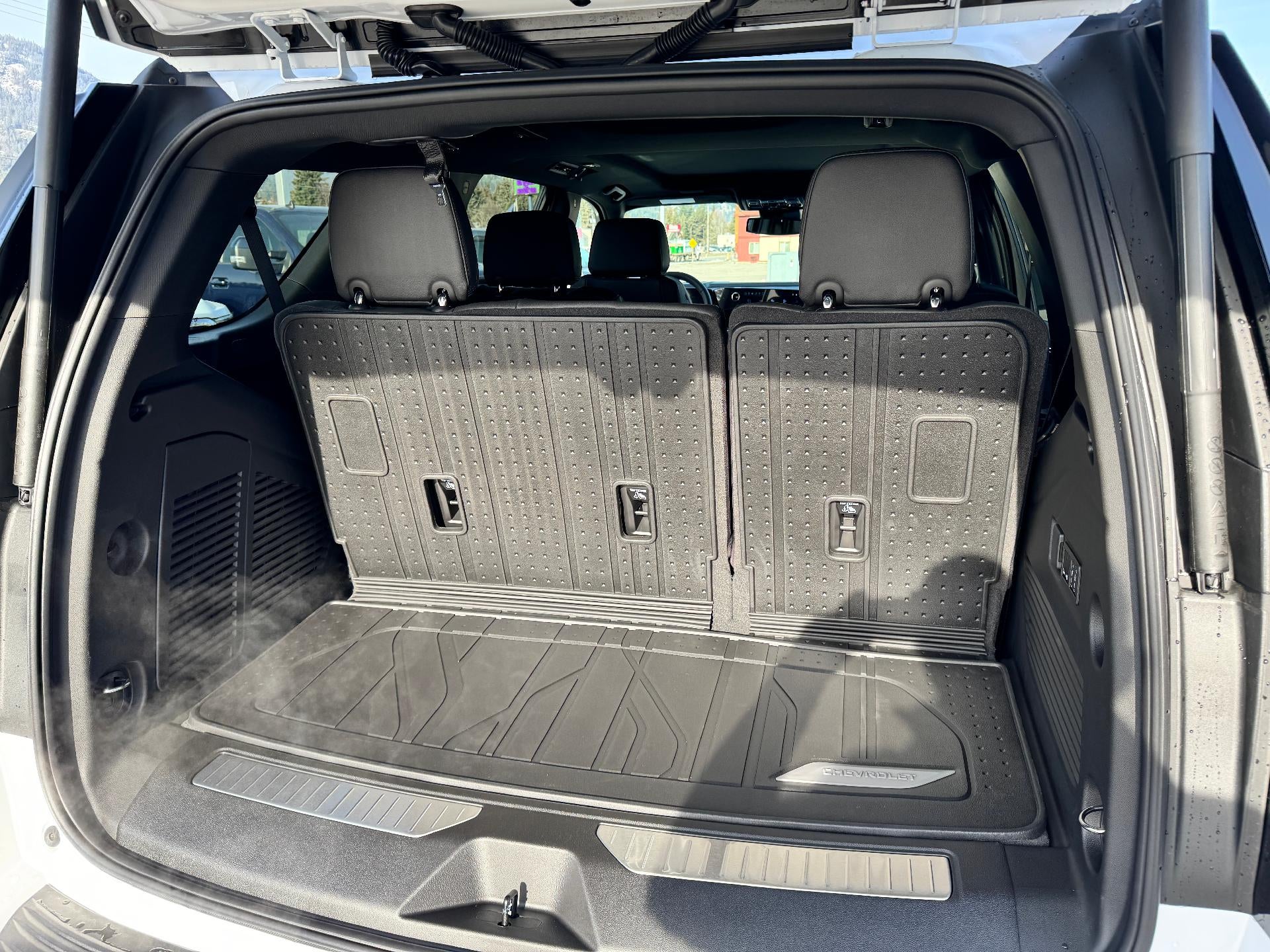 2026 Chevrolet Tahoe RST / 5.3 LITER V8 / PANO SUNROOF / SURROUND VISION / ADAPTIVE CRUISE