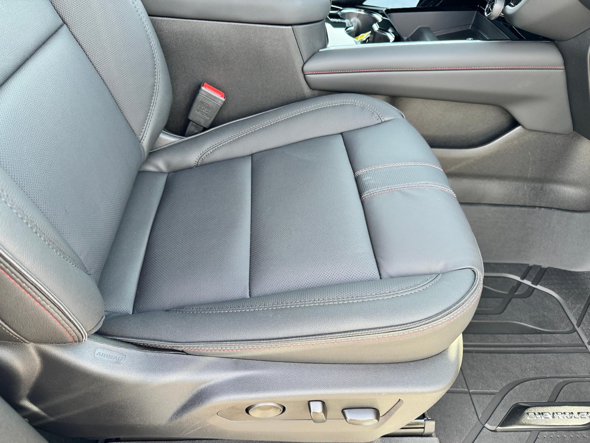 2026 Chevrolet Tahoe RST / 5.3 LITER V8 / PANO SUNROOF / SURROUND VISION / ADAPTIVE CRUISE