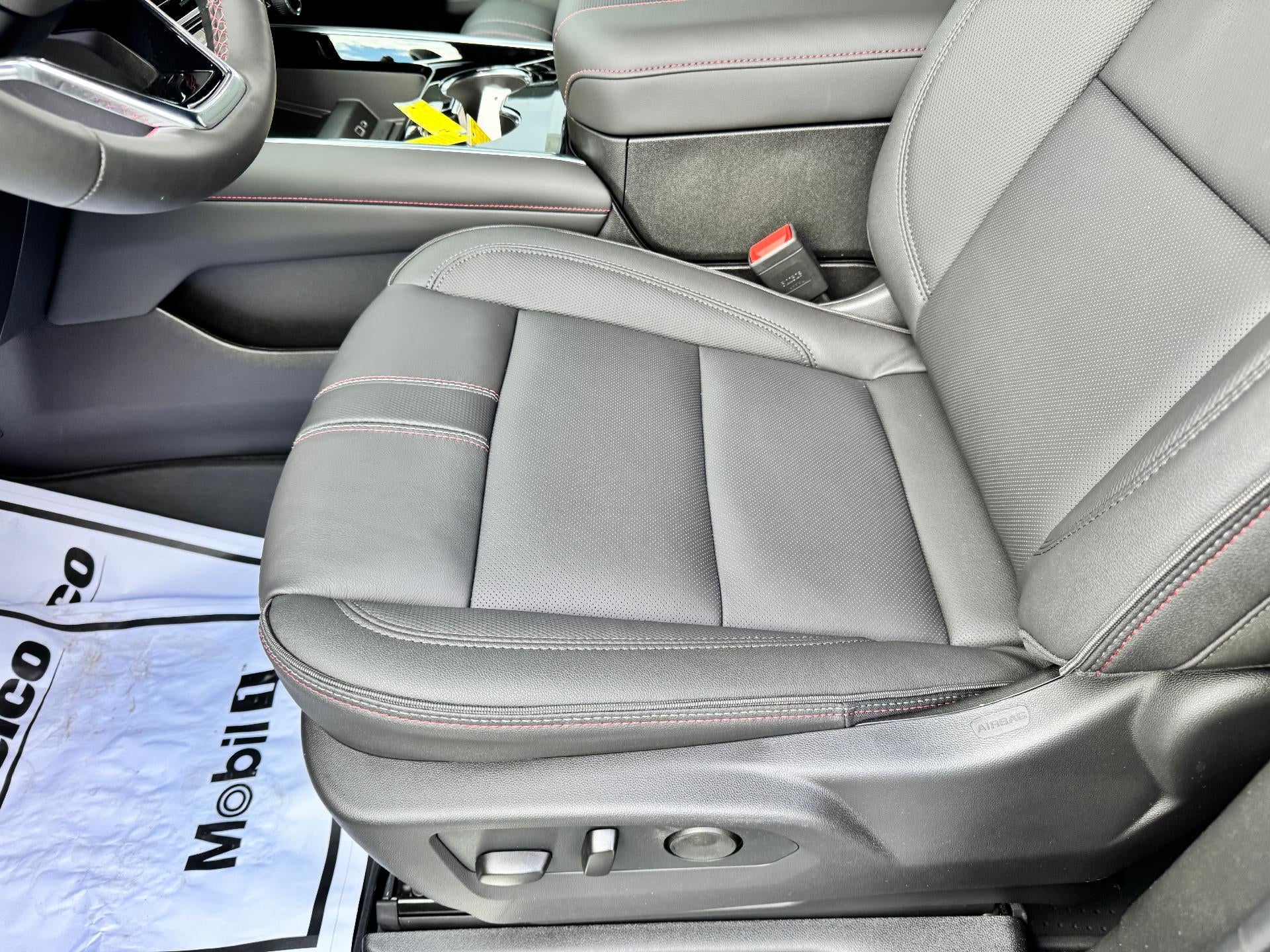 2026 Chevrolet Tahoe RST / 6.2 LITER V8 / PANO SUNROOF / MAX TOW PCKG / COMFORT PCKG