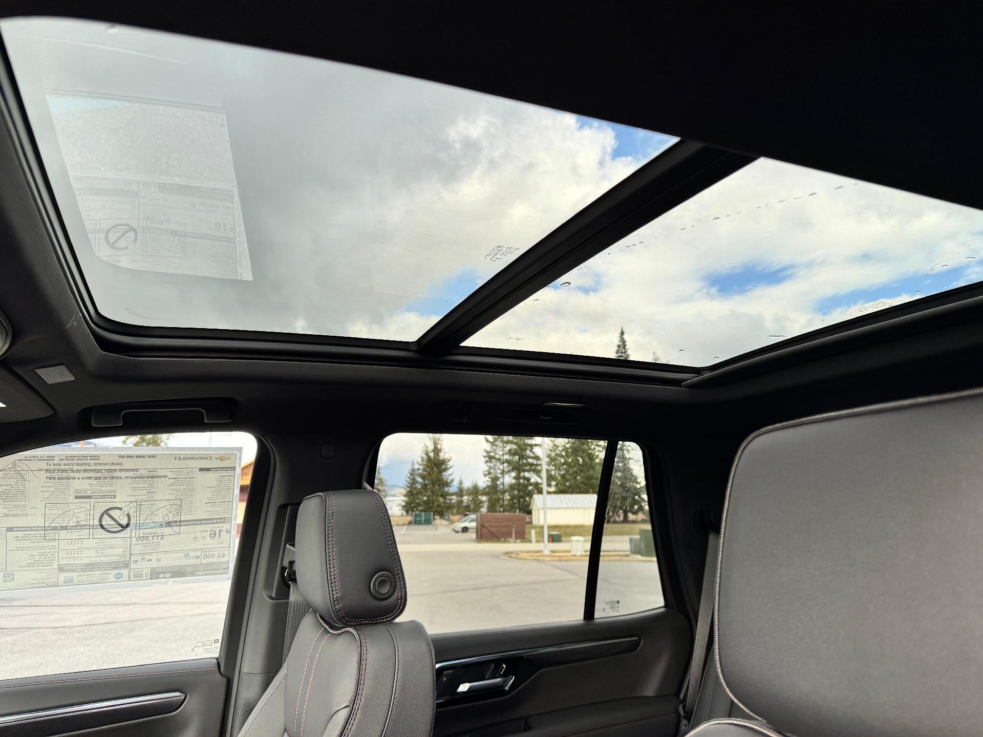 2026 Chevrolet Tahoe RST / 6.2 LITER V8 / PANO SUNROOF / MAX TOW PCKG / COMFORT PCKG