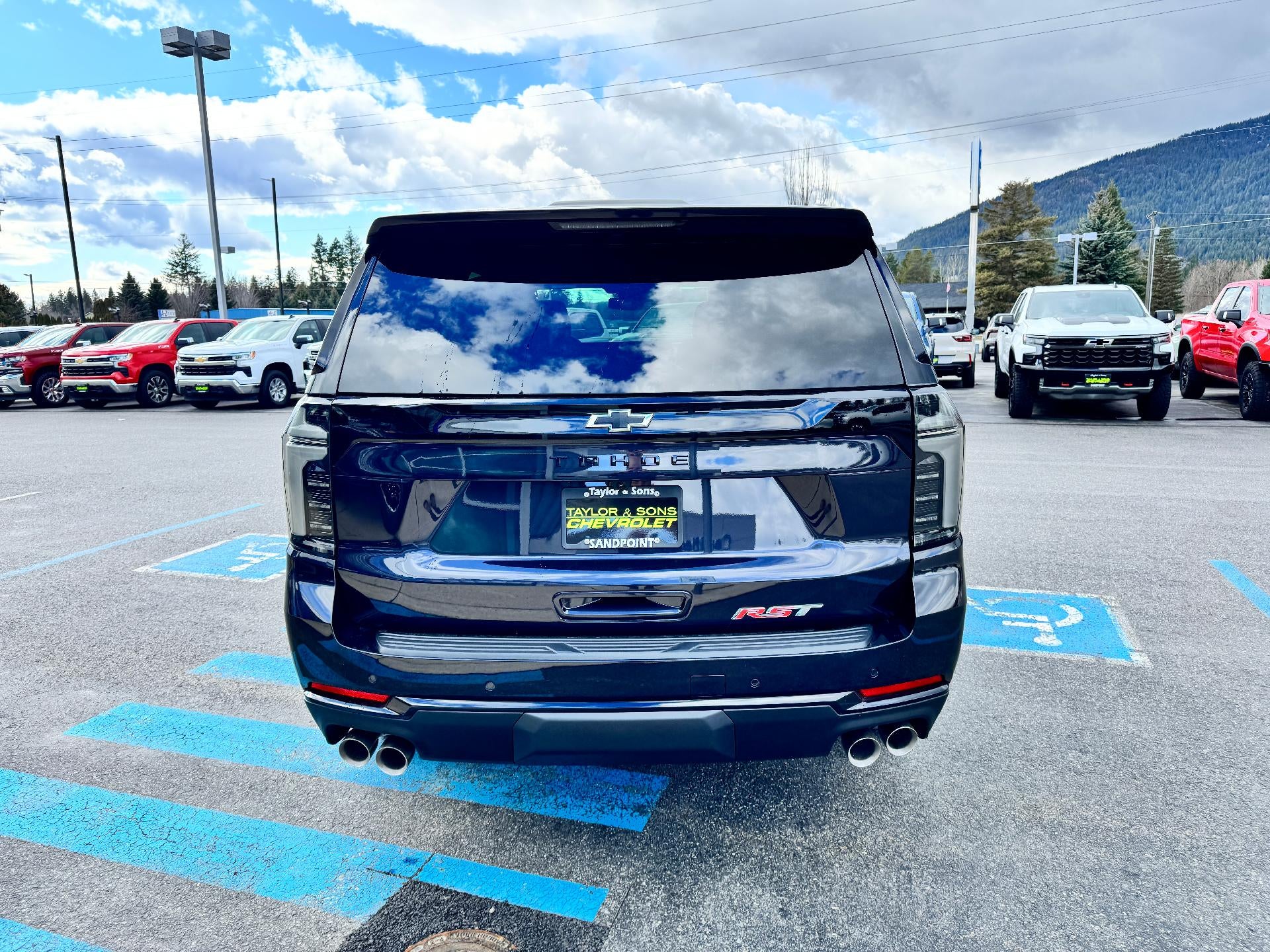 2026 Chevrolet Tahoe RST / 6.2 LITER V8 / PANO SUNROOF / MAX TOW PCKG / COMFORT PCKG