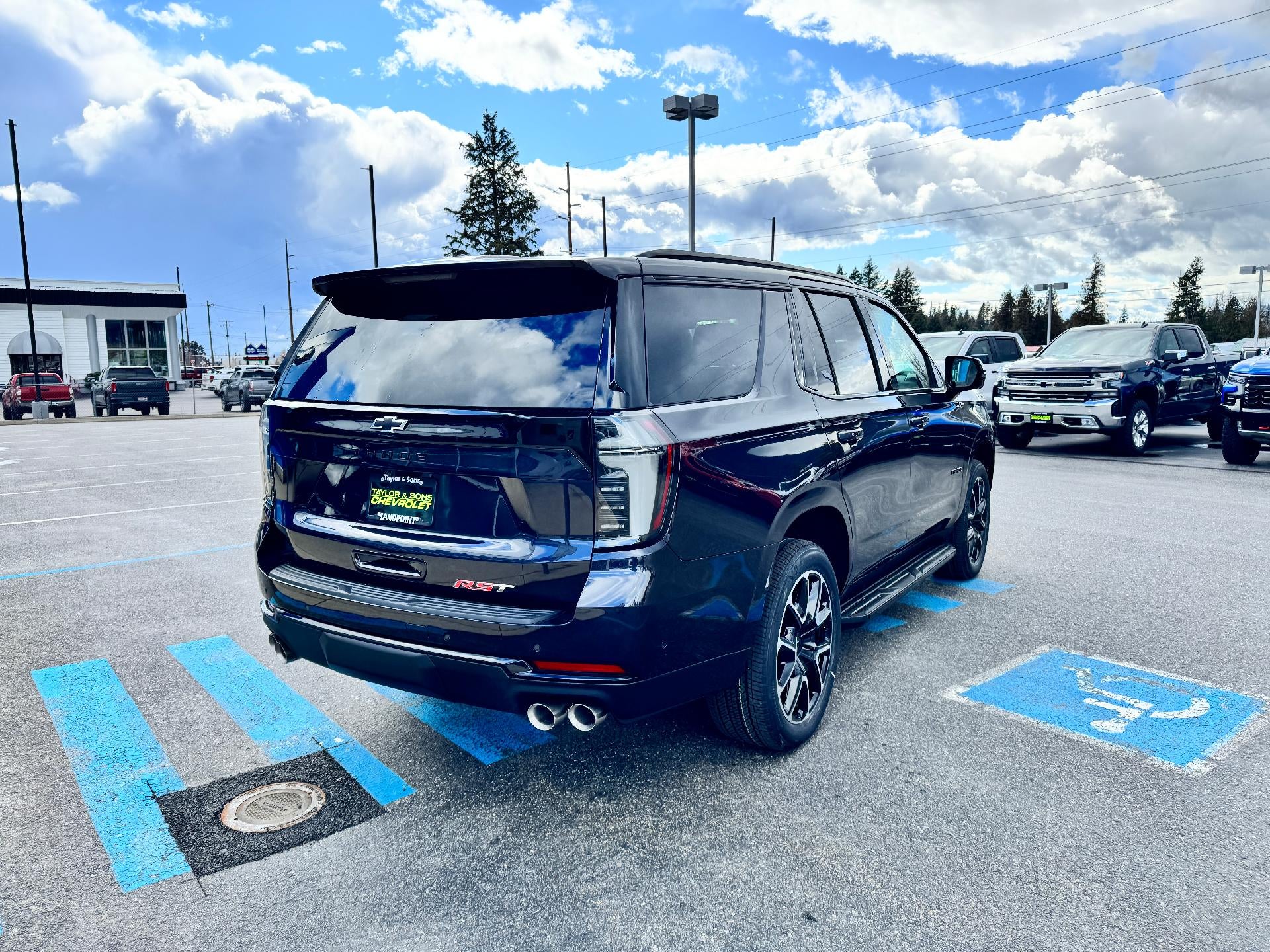 2026 Chevrolet Tahoe RST / 6.2 LITER V8 / PANO SUNROOF / MAX TOW PCKG / COMFORT PCKG
