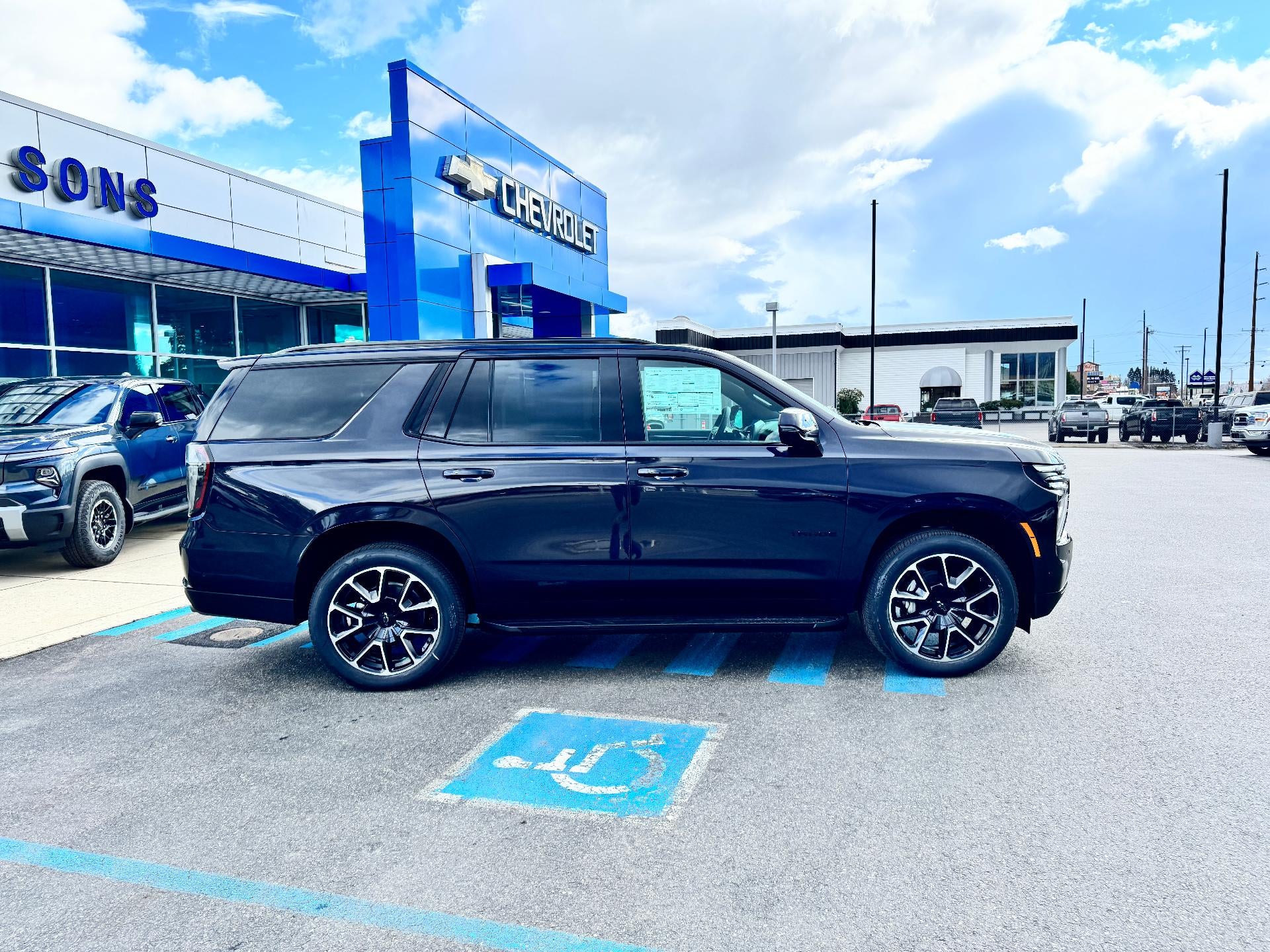 2026 Chevrolet Tahoe RST / 6.2 LITER V8 / PANO SUNROOF / MAX TOW PCKG / COMFORT PCKG