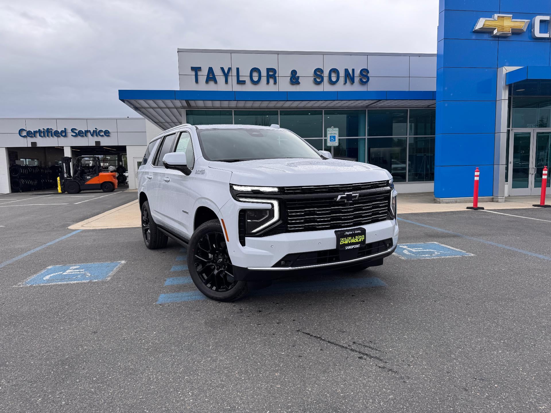 2026 Chevrolet Tahoe HIGH COUNTRY / DMAX DIESEL / DELUXE PCKG / PANO SUNROOF / MAX TOW PCKG