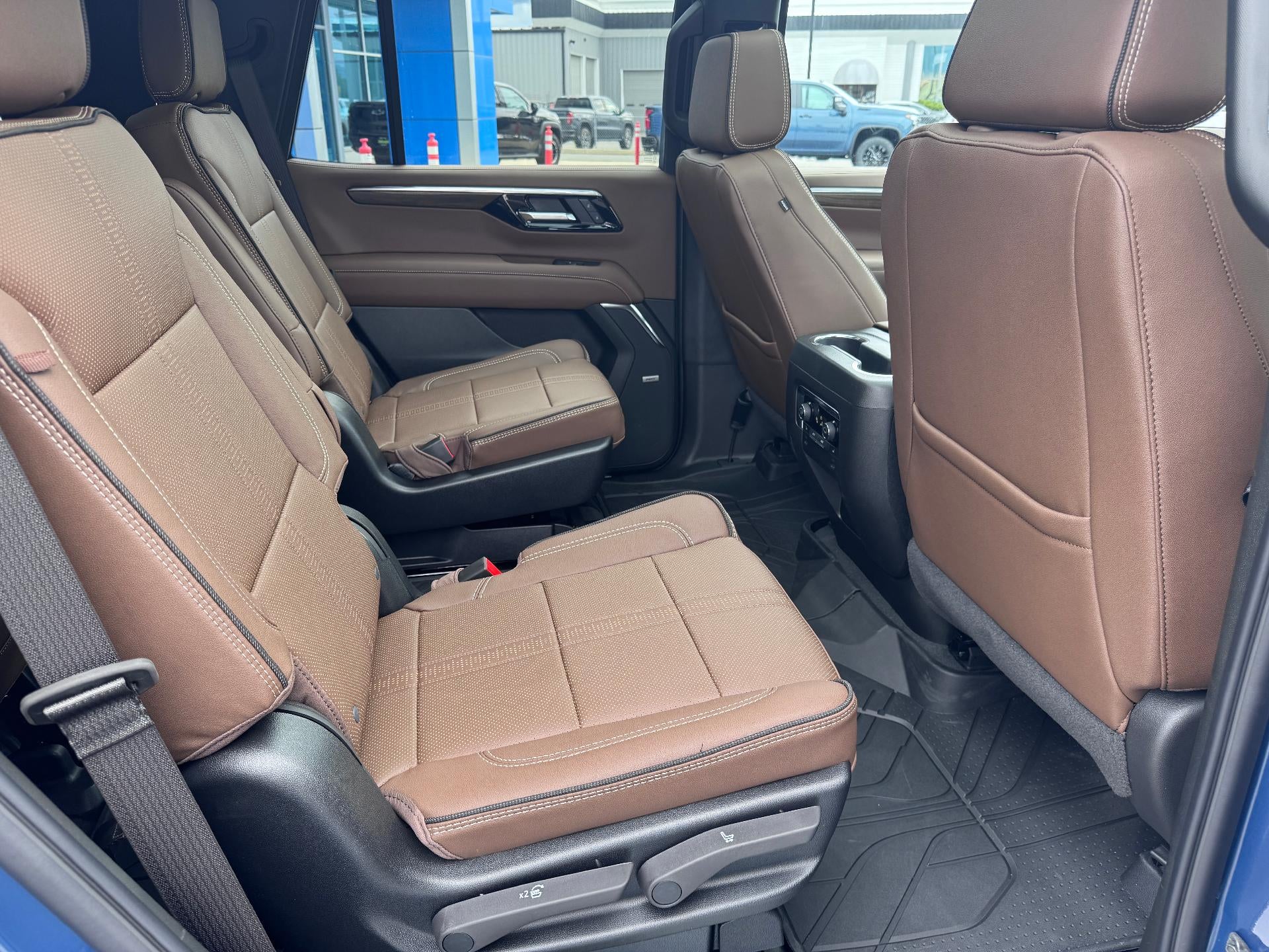 2026 Chevrolet Tahoe HIGH COUNTRY / 6.2 LITER V8 / DELUXE PCKG / PANO SUNROOF / SUPER CRUISE