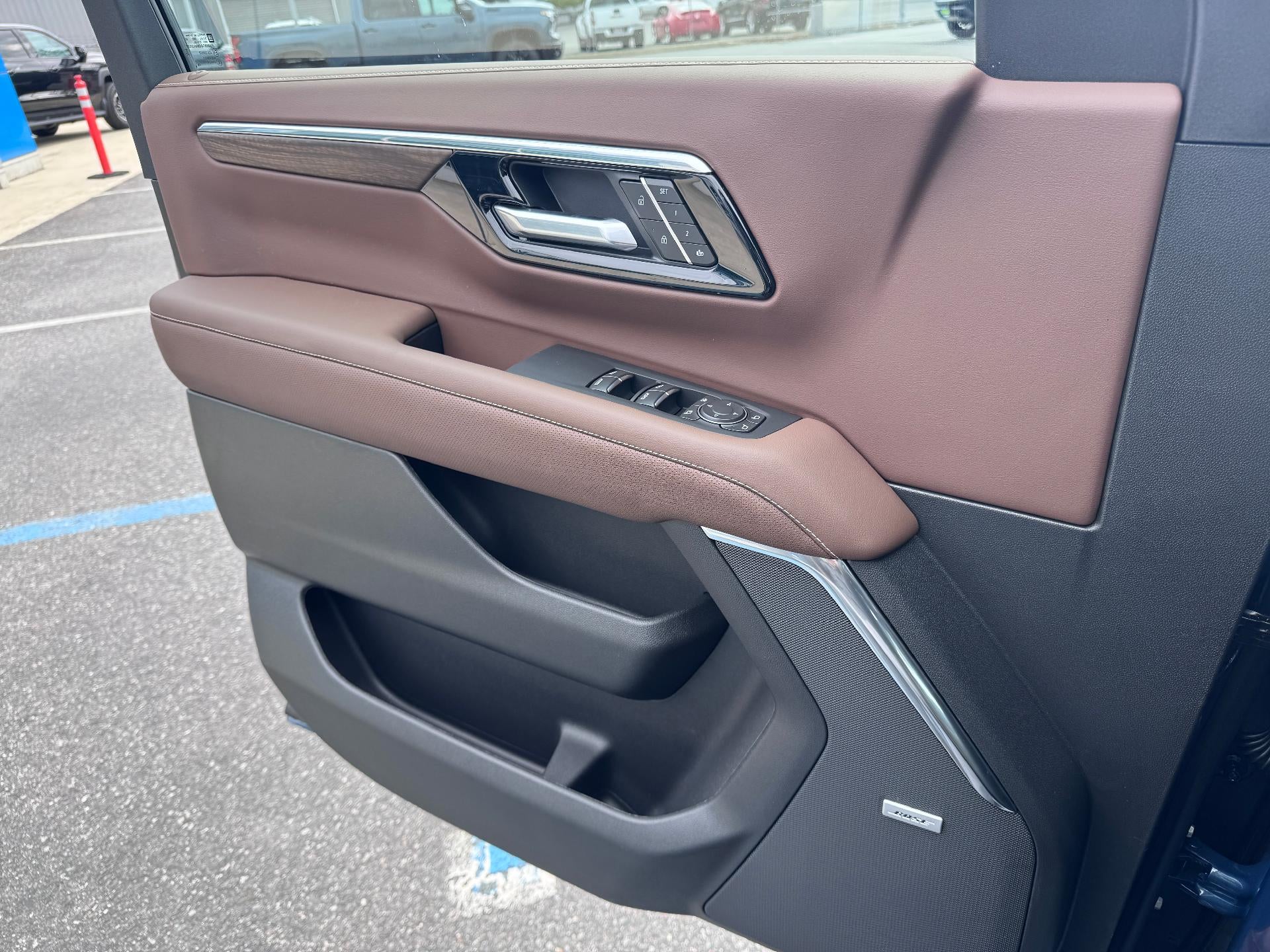 2026 Chevrolet Tahoe HIGH COUNTRY / 6.2 LITER V8 / DELUXE PCKG / PANO SUNROOF / SUPER CRUISE