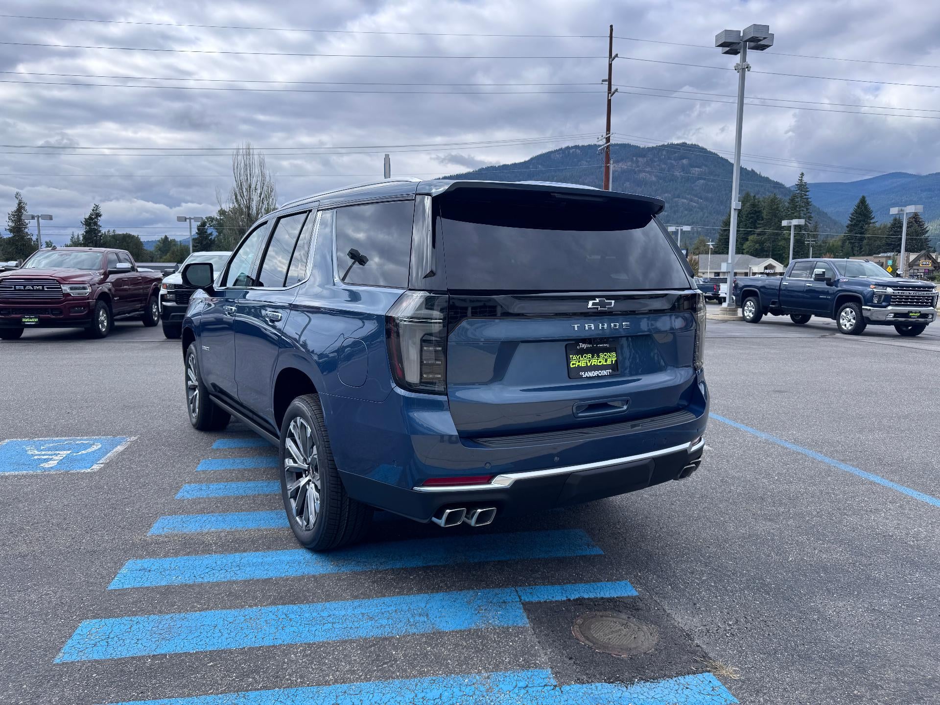 2026 Chevrolet Tahoe HIGH COUNTRY / 6.2 LITER V8 / DELUXE PCKG / PANO SUNROOF / SUPER CRUISE