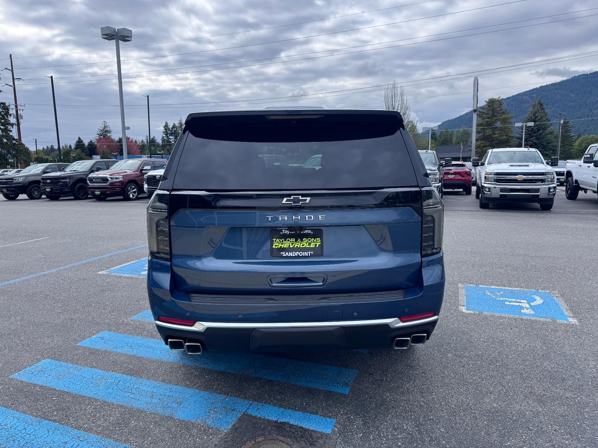 2026 Chevrolet Tahoe HIGH COUNTRY / 6.2 LITER V8 / DELUXE PCKG / PANO SUNROOF / SUPER CRUISE