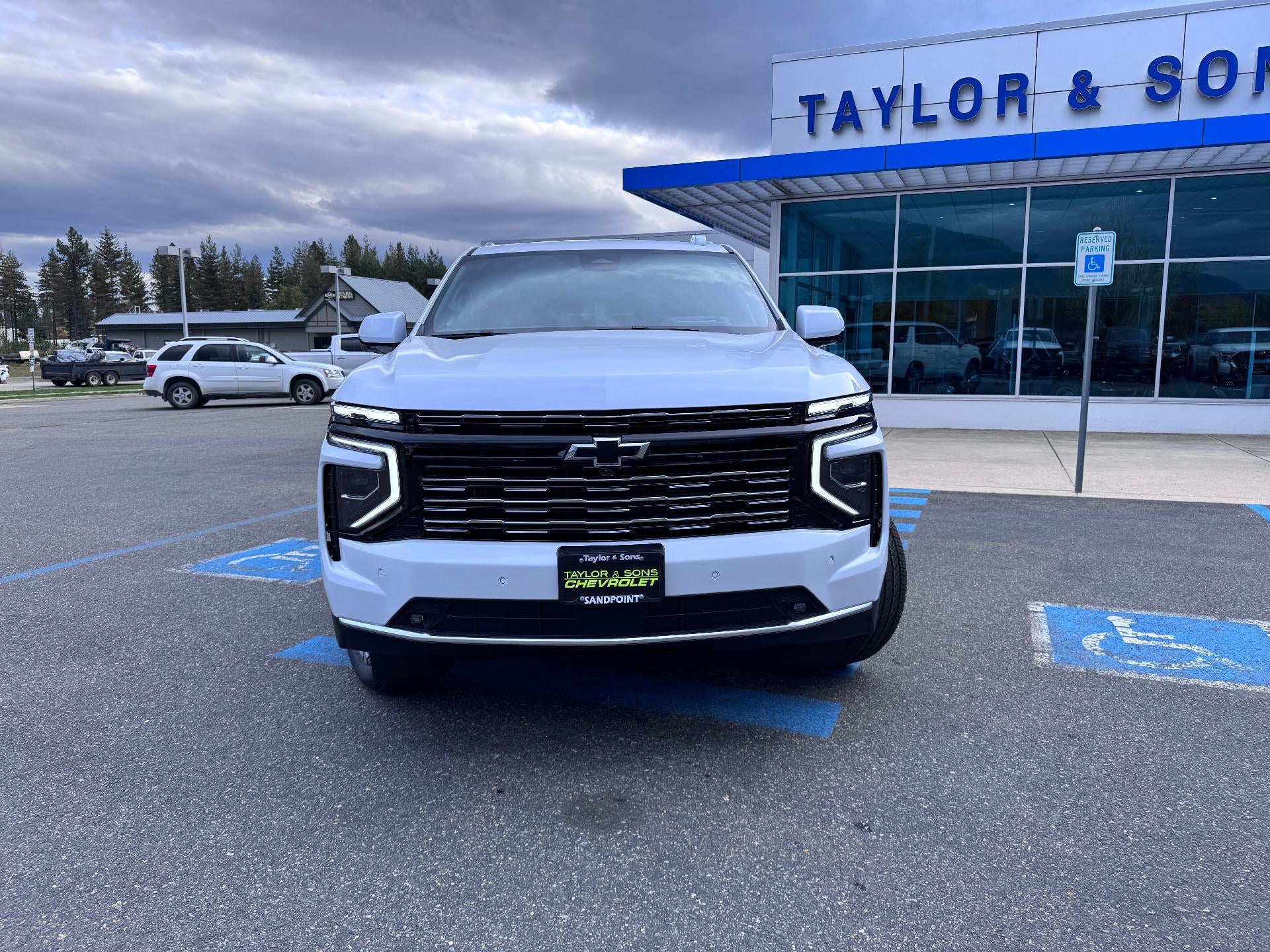 2026 Chevrolet Tahoe HIGH COUNTRY / 6.2 LITER V8 / DELUXE PCKG / PANO SUNROOF / SUPER CRUISE