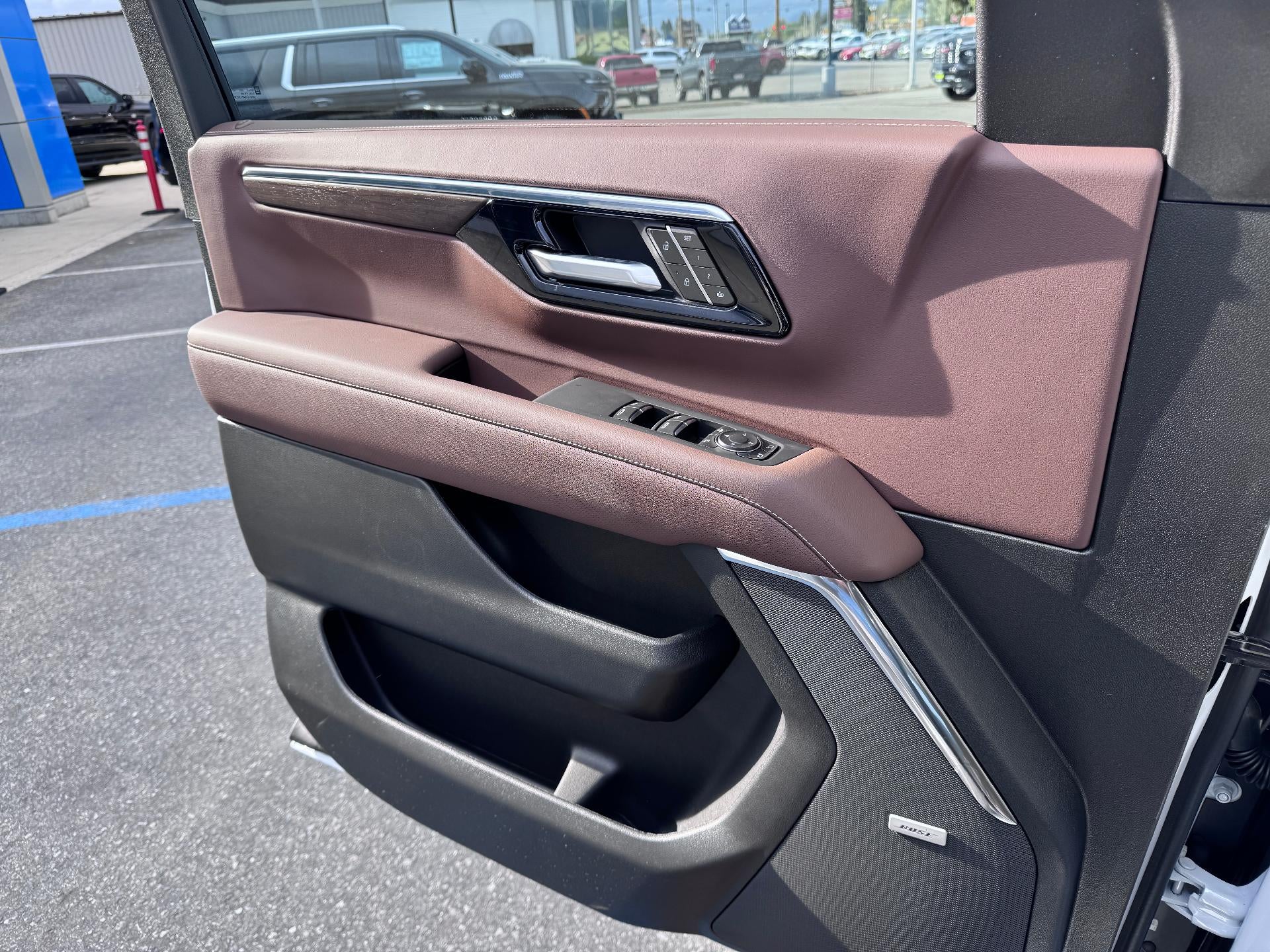 2026 Chevrolet Tahoe HIGH COUNTRY / 6.2 LITER V8 / DELUXE PCKG / PANO SUNROOF / SUPER CRUISE
