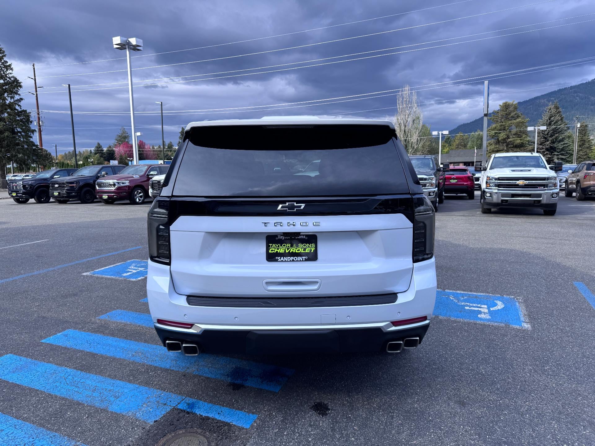 2026 Chevrolet Tahoe HIGH COUNTRY / 6.2 LITER V8 / DELUXE PCKG / PANO SUNROOF / SUPER CRUISE