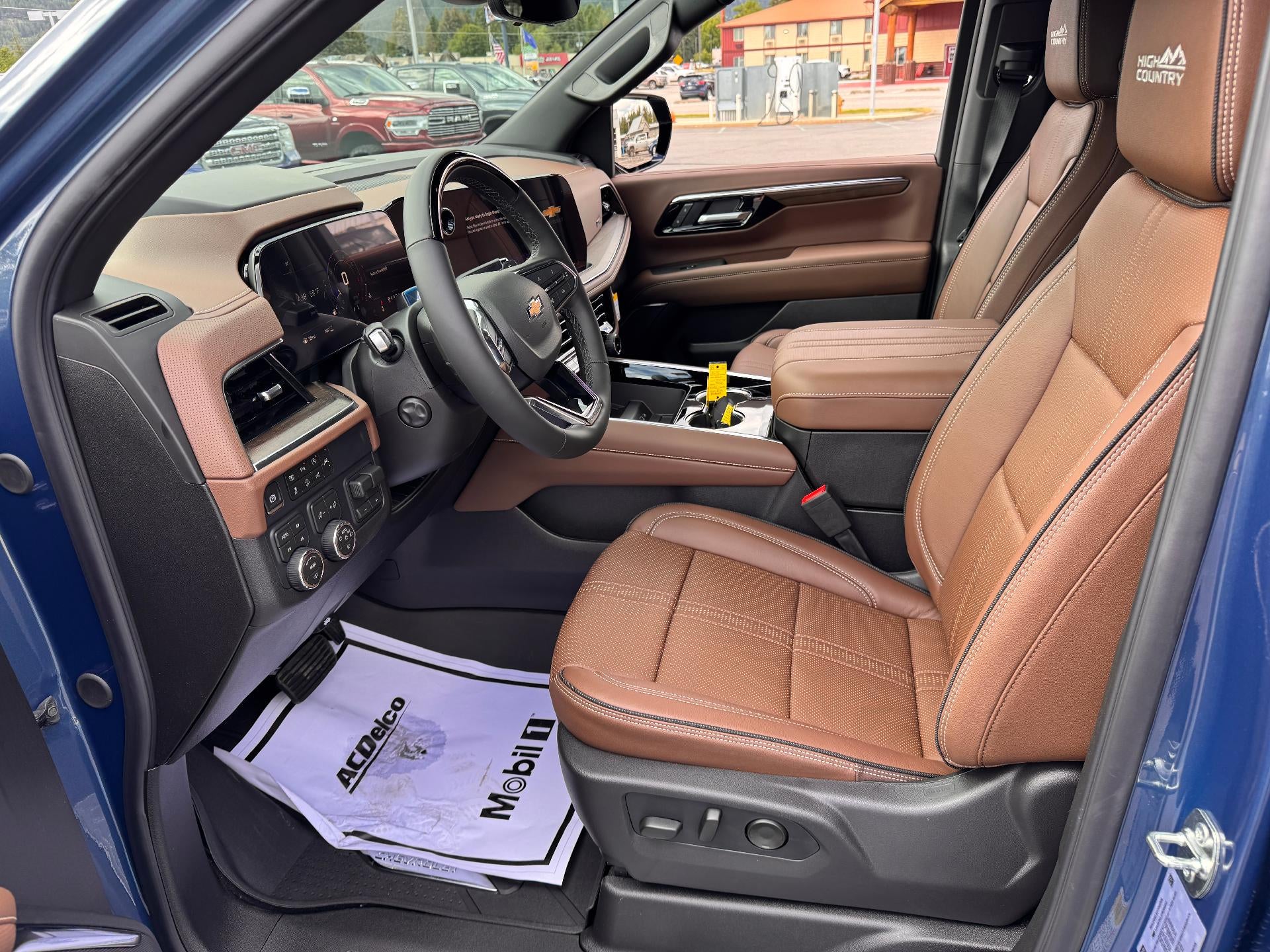 2026 Chevrolet Tahoe HIGH COUNTRY / 6.2 LITER V8 / DELUXE PCKG / SUPER CRUISE / PANO SUNROOF