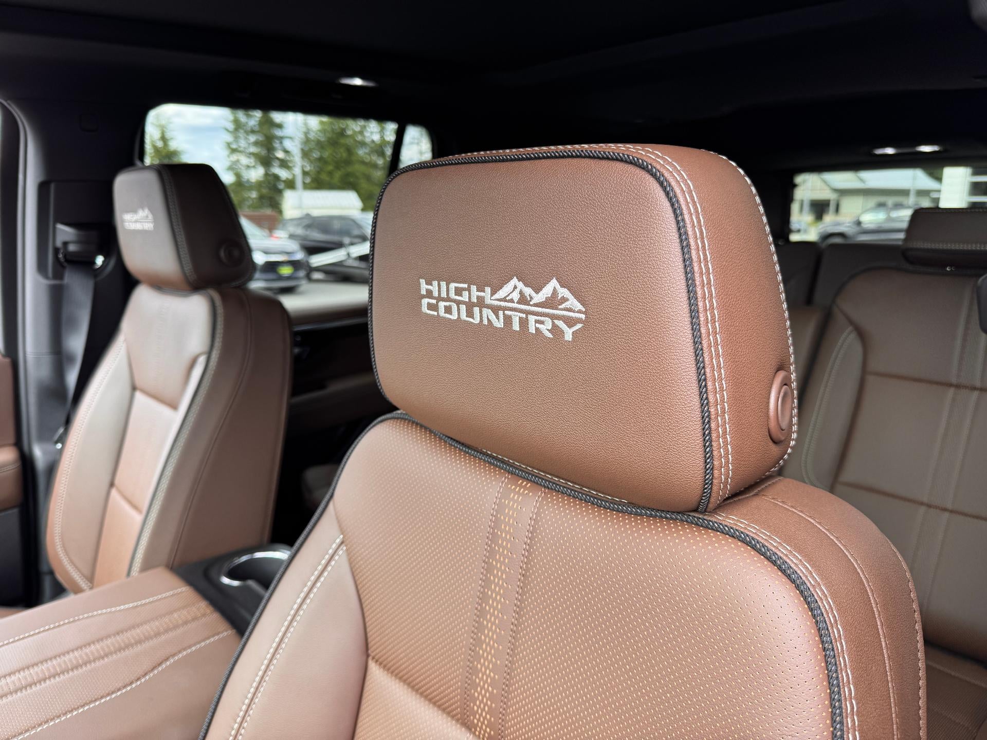 2026 Chevrolet Tahoe HIGH COUNTRY / 6.2 LITER V8 / DELUXE PCKG / SUPER CRUISE / PANO SUNROOF