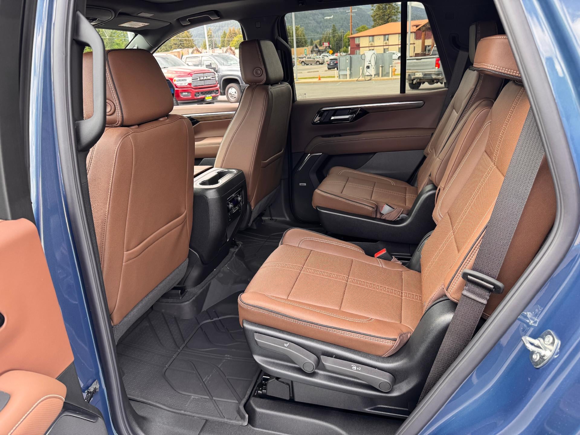 2026 Chevrolet Tahoe HIGH COUNTRY / 6.2 LITER V8 / DELUXE PCKG / SUPER CRUISE / PANO SUNROOF