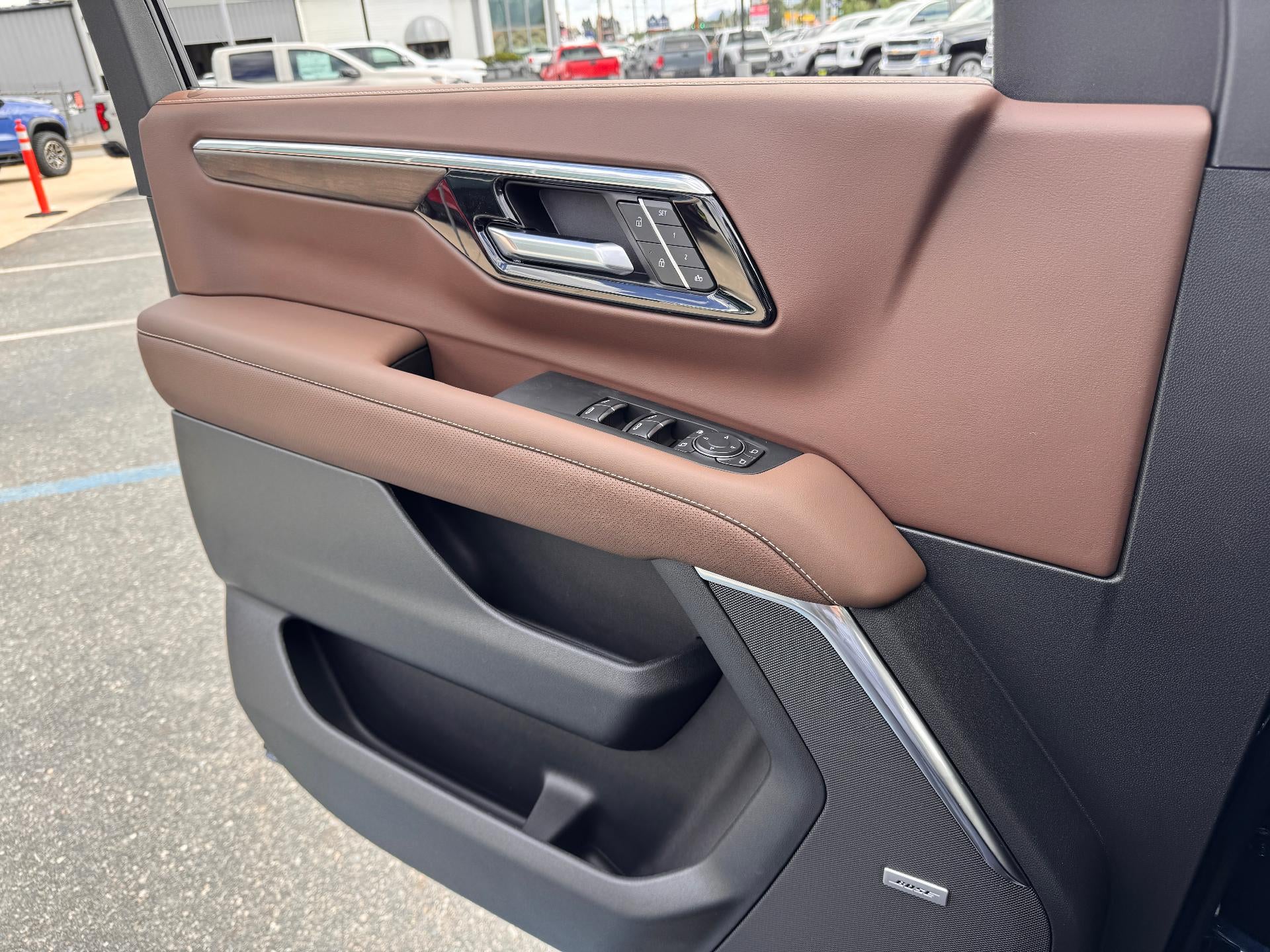 2026 Chevrolet Tahoe HIGH COUNTRY / 6.2 LITER V8 / DELUXE PCKG / SUPER CRUISE / PANO SUNROOF