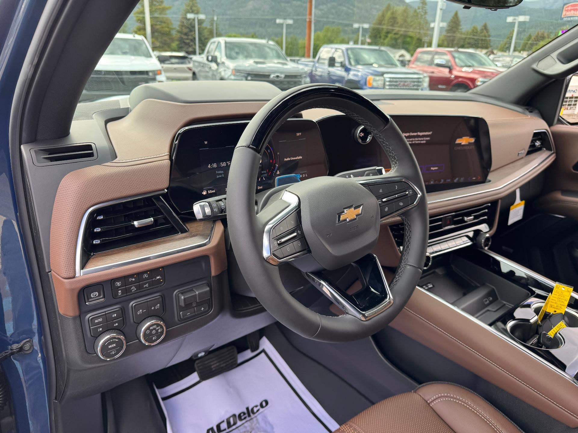 2026 Chevrolet Tahoe HIGH COUNTRY / 6.2 LITER V8 / DELUXE PCKG / SUPER CRUISE / PANO SUNROOF