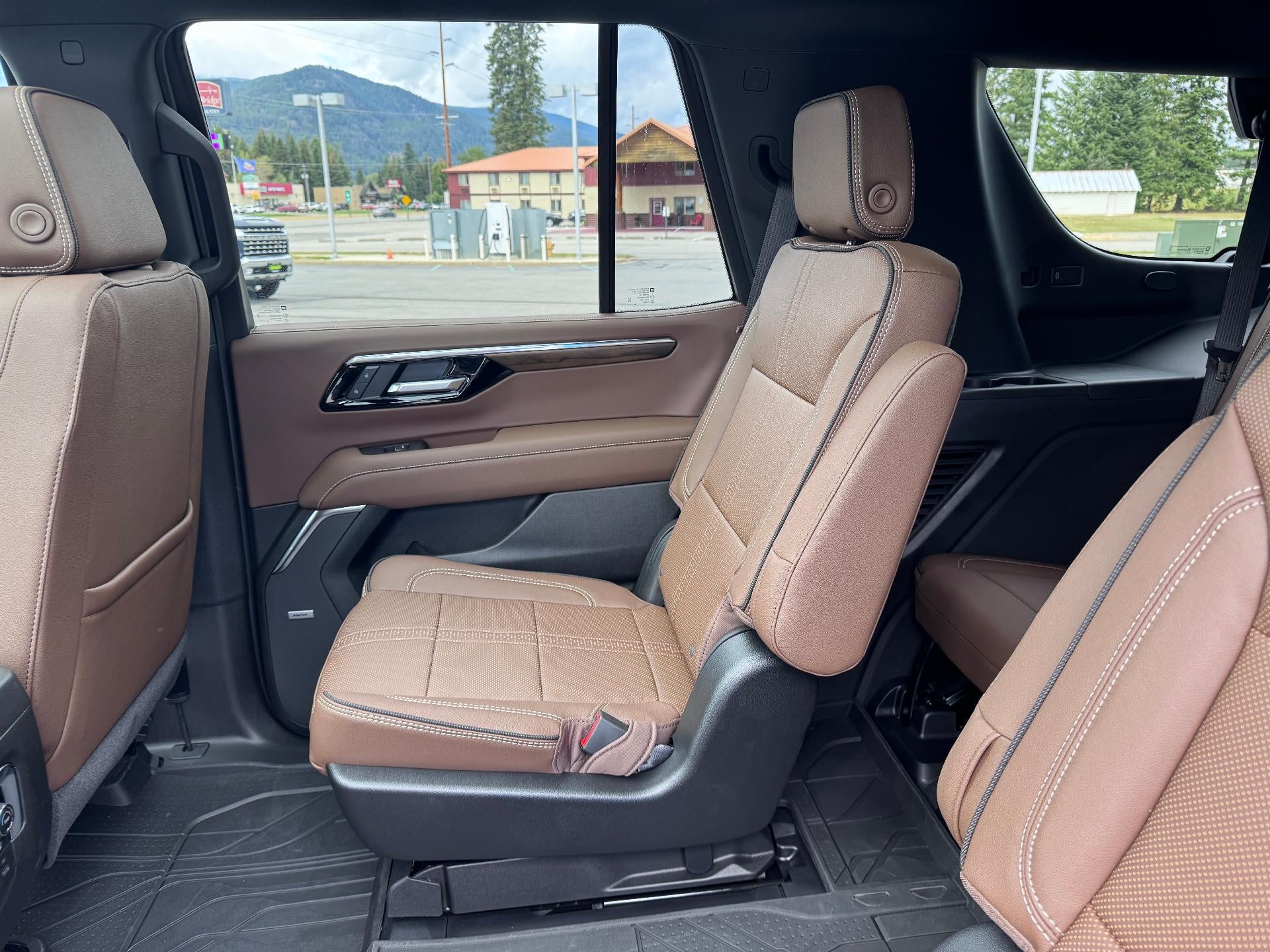 2026 Chevrolet Tahoe HIGH COUNTRY / 6.2 LITER V8 / DELUXE PCKG / PANO SUNROOF / SUPER CRUISE