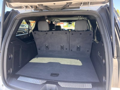 2024 Chevrolet Suburban PREMIER / 6.2 LITER V8 / PREMIUM PCKG / PANO SUNROOF / 1 OWNER / 17K MILES