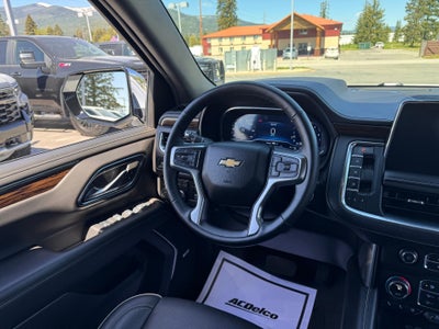 2024 Chevrolet Suburban PREMIER / 6.2 LITER V8 / PREMIUM PCKG / PANO SUNROOF / 1 OWNER / 17K MILES