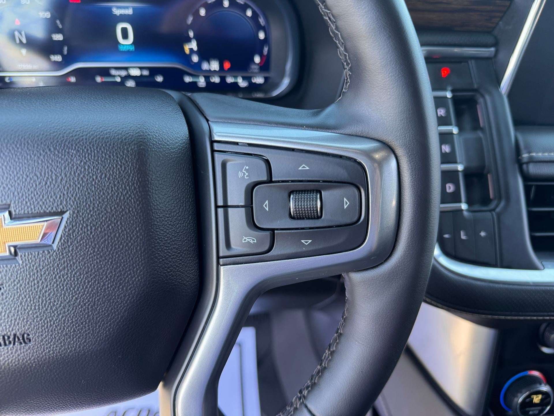 2024 Chevrolet Suburban PREMIER / 6.2 LITER V8 / PREMIUM PCKG / PANO SUNROOF / 1 OWNER / 17K MILES