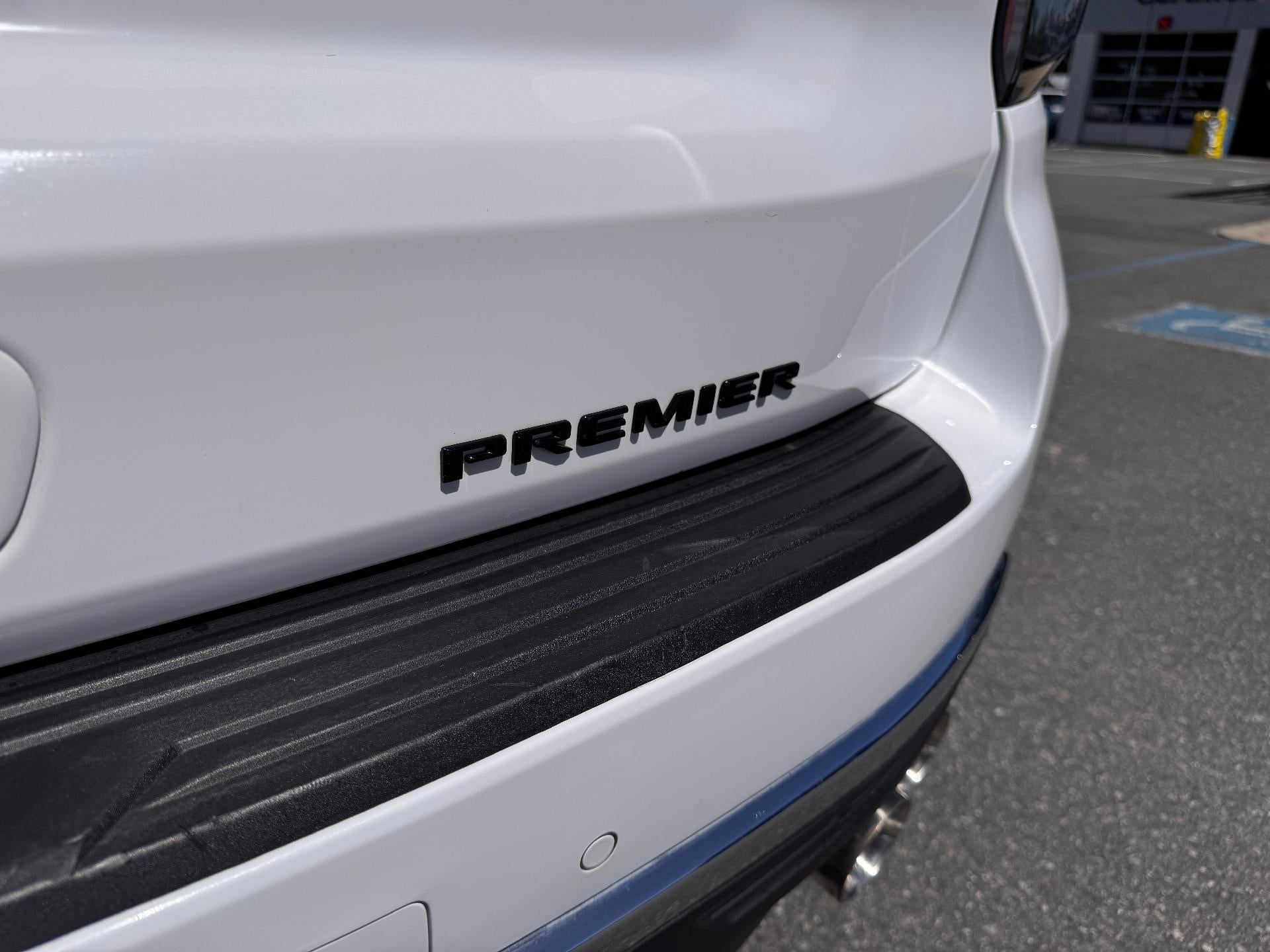 2024 Chevrolet Suburban PREMIER / 6.2 LITER V8 / PREMIUM PCKG / PANO SUNROOF / 1 OWNER / 17K MILES